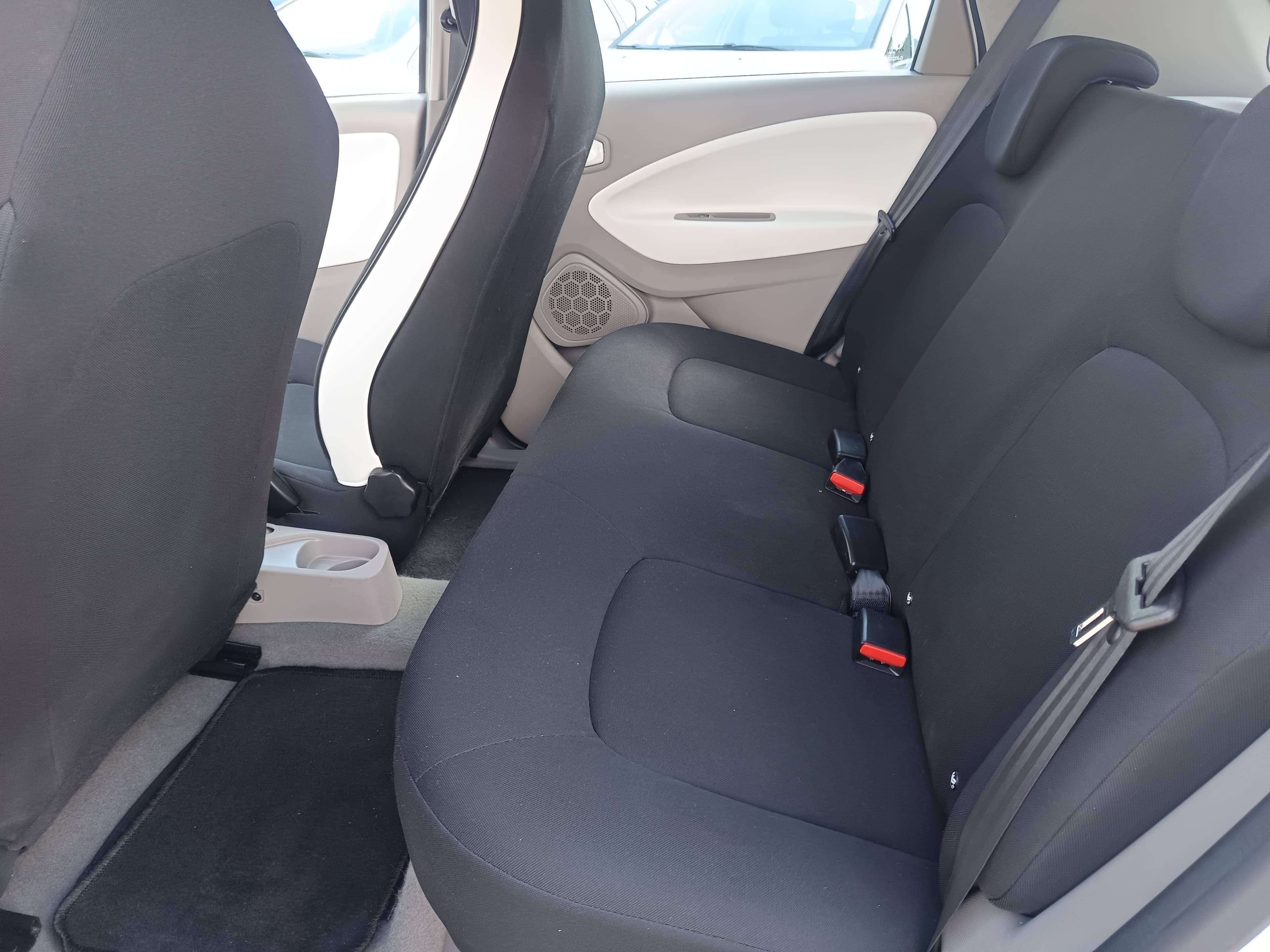 Renault Zoe · Ano 2015 — imagem 29