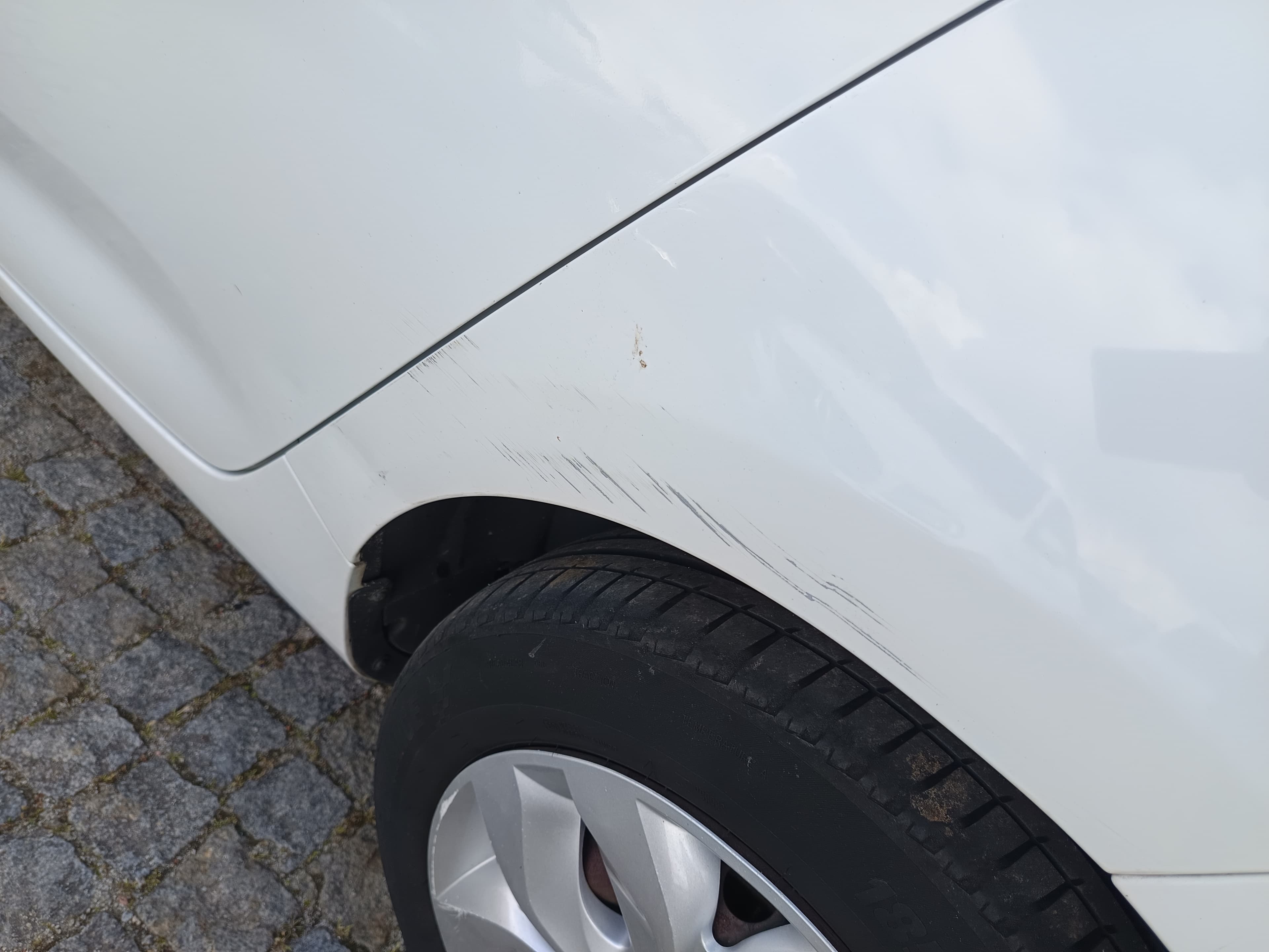 Renault Zoe · Ano 2015 — imagem 12