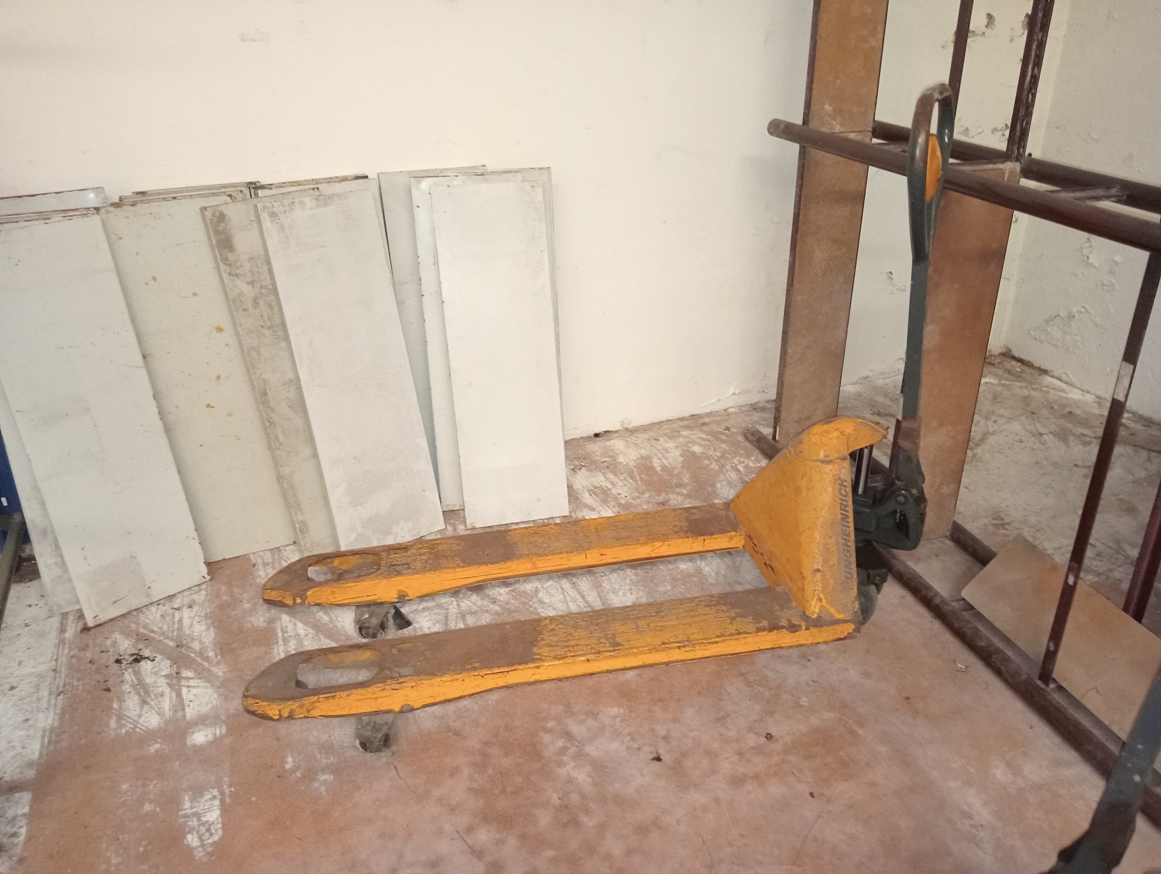 Equipamento Industrial e de Escritório — imagem 40
