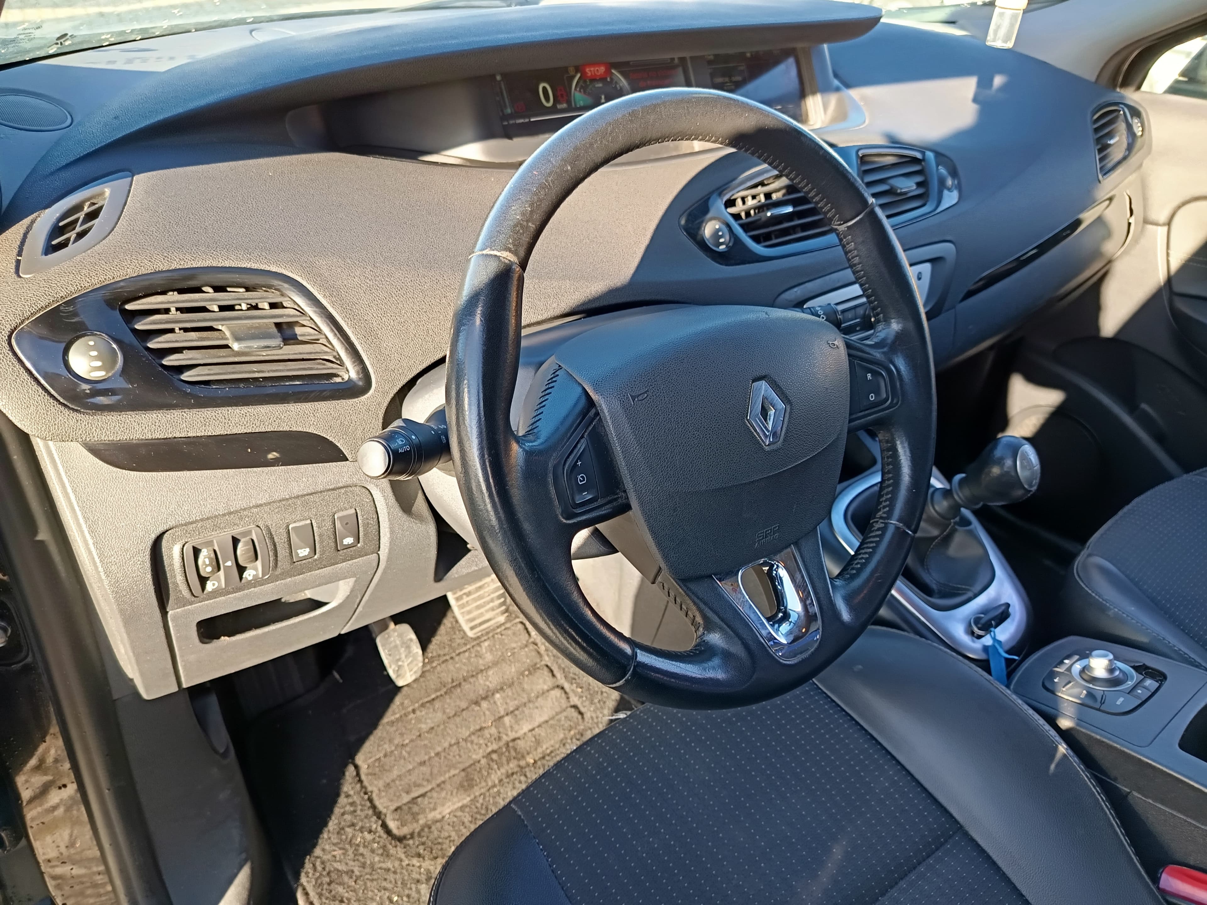 Renault Grand Scenic · Ano 2015      Més Janeiro — imagem 43