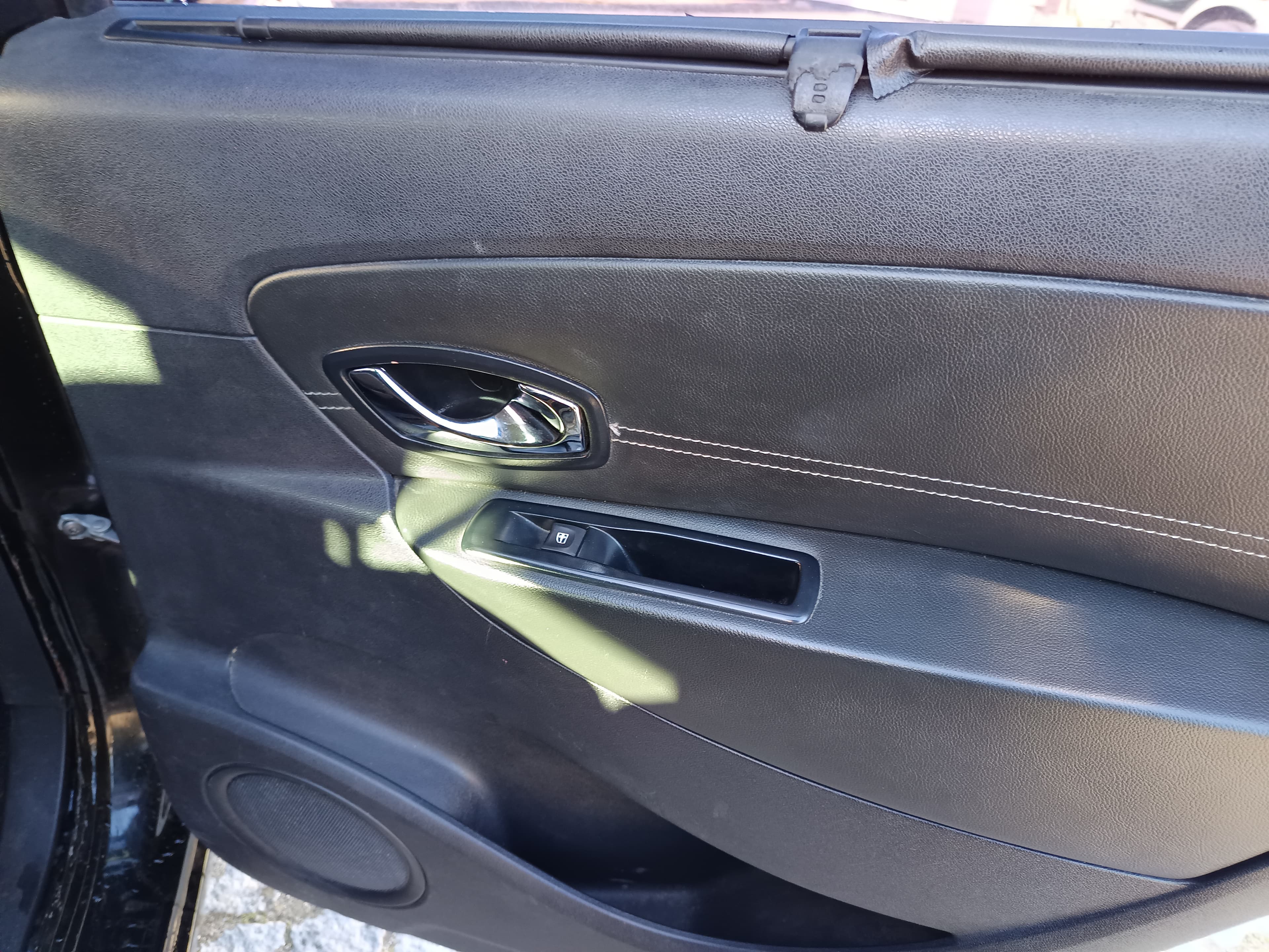 Renault Grand Scenic · Ano 2015      Més Janeiro — imagem 26