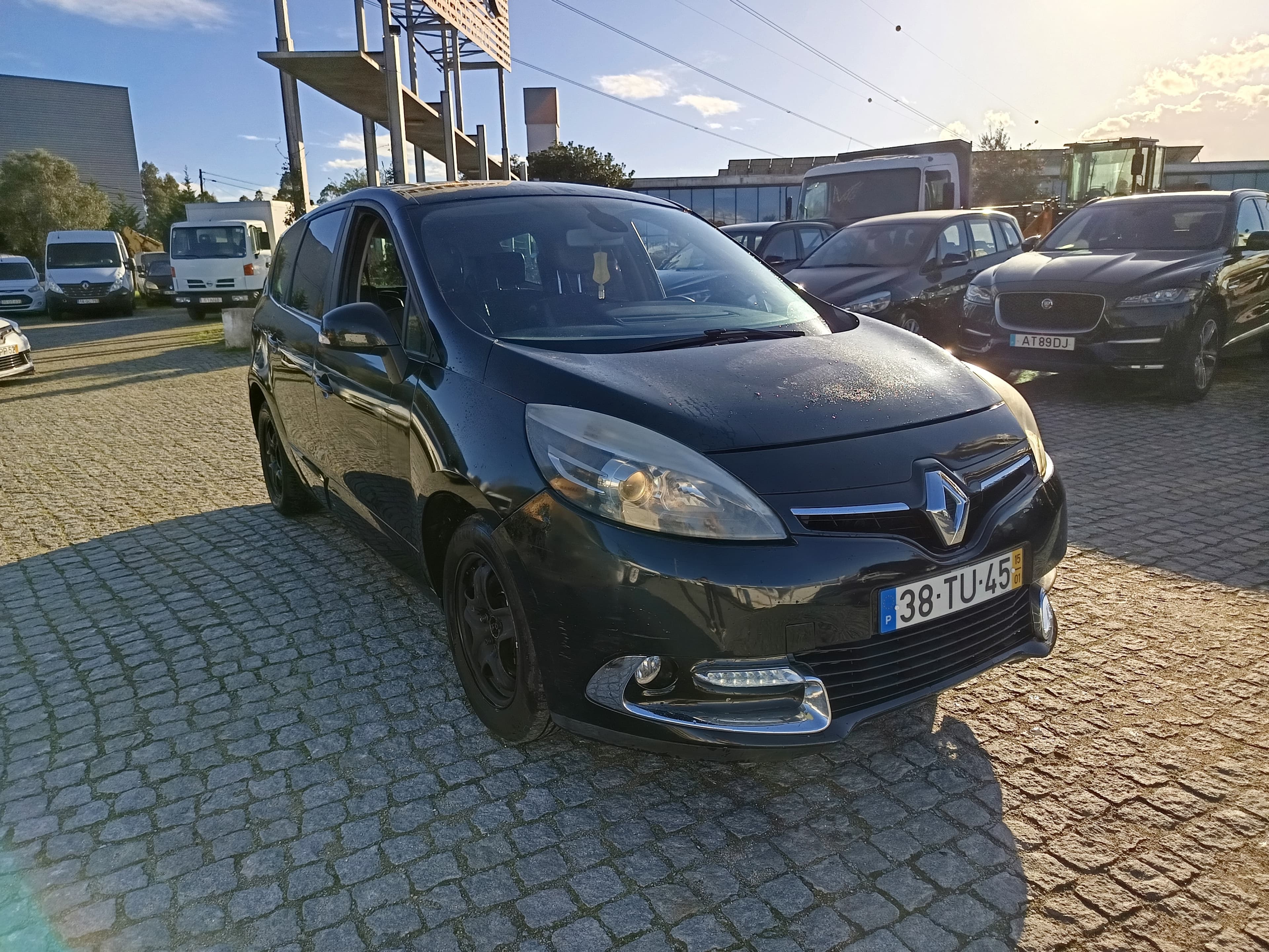 Renault Grand Scenic · Ano 2015      Més Janeiro — imagem 3