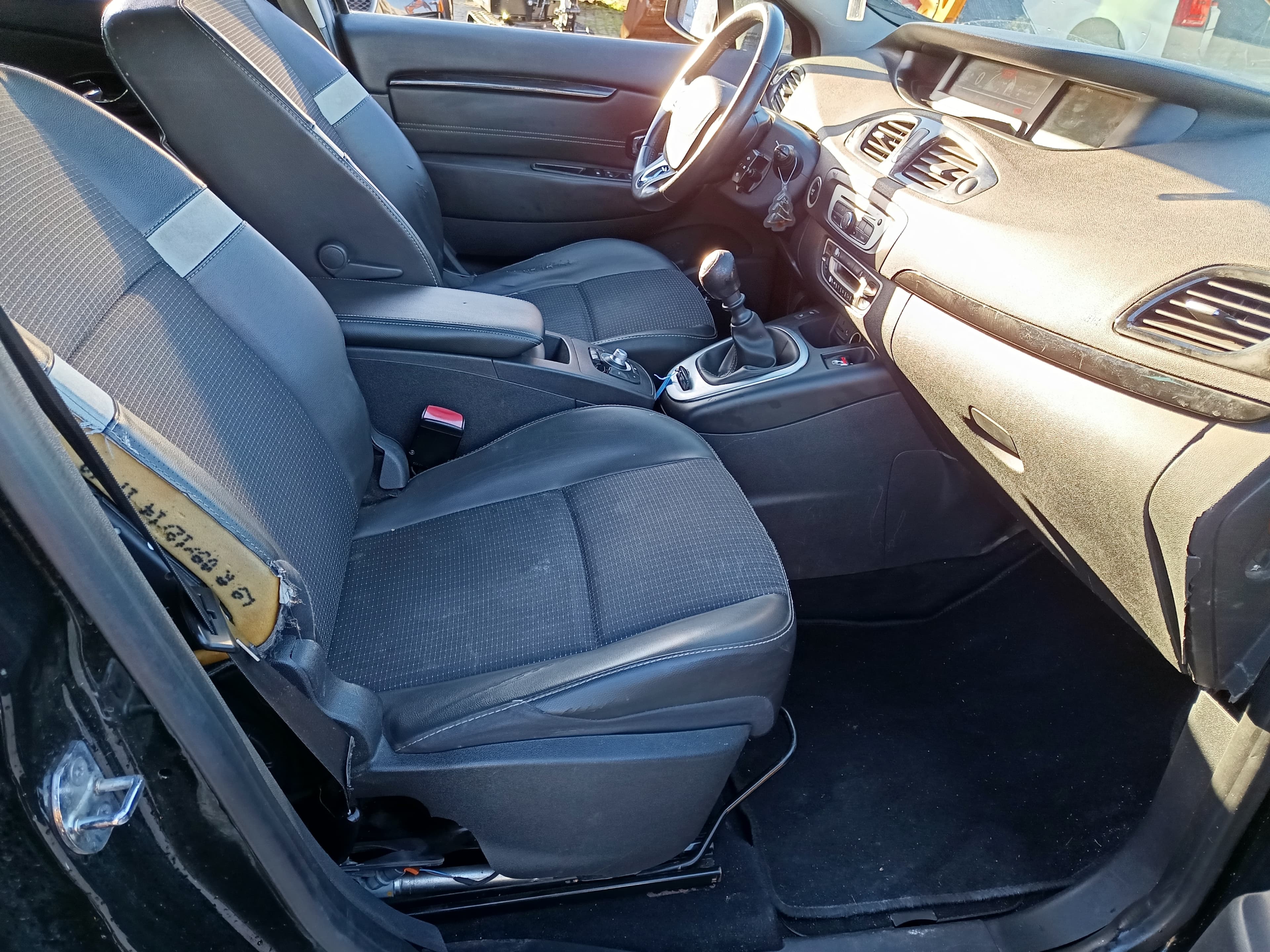Renault Grand Scenic · Ano 2015      Més Janeiro — imagem 33