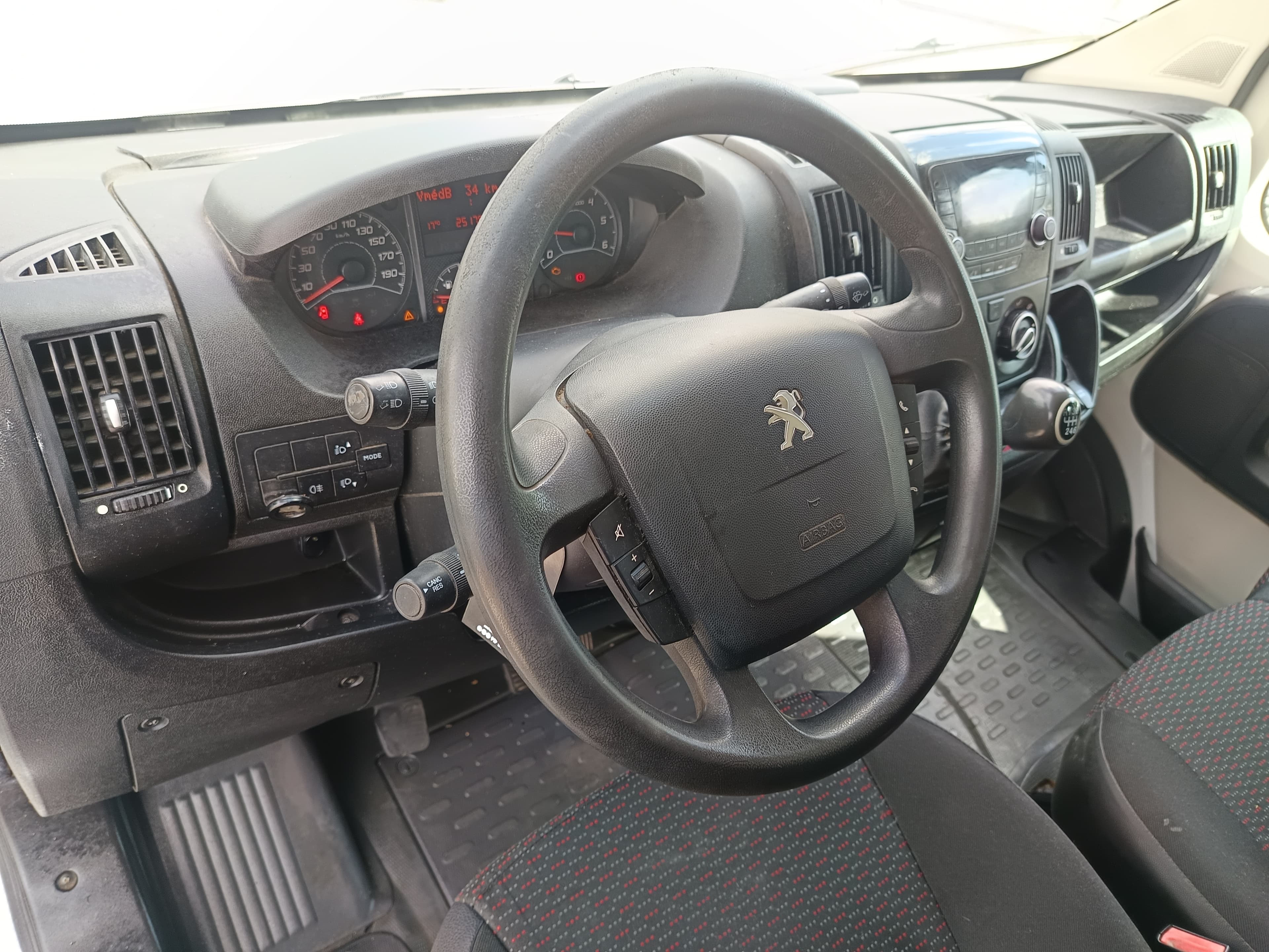 Peugeot Boxer · Ano 2018 — imagem 26