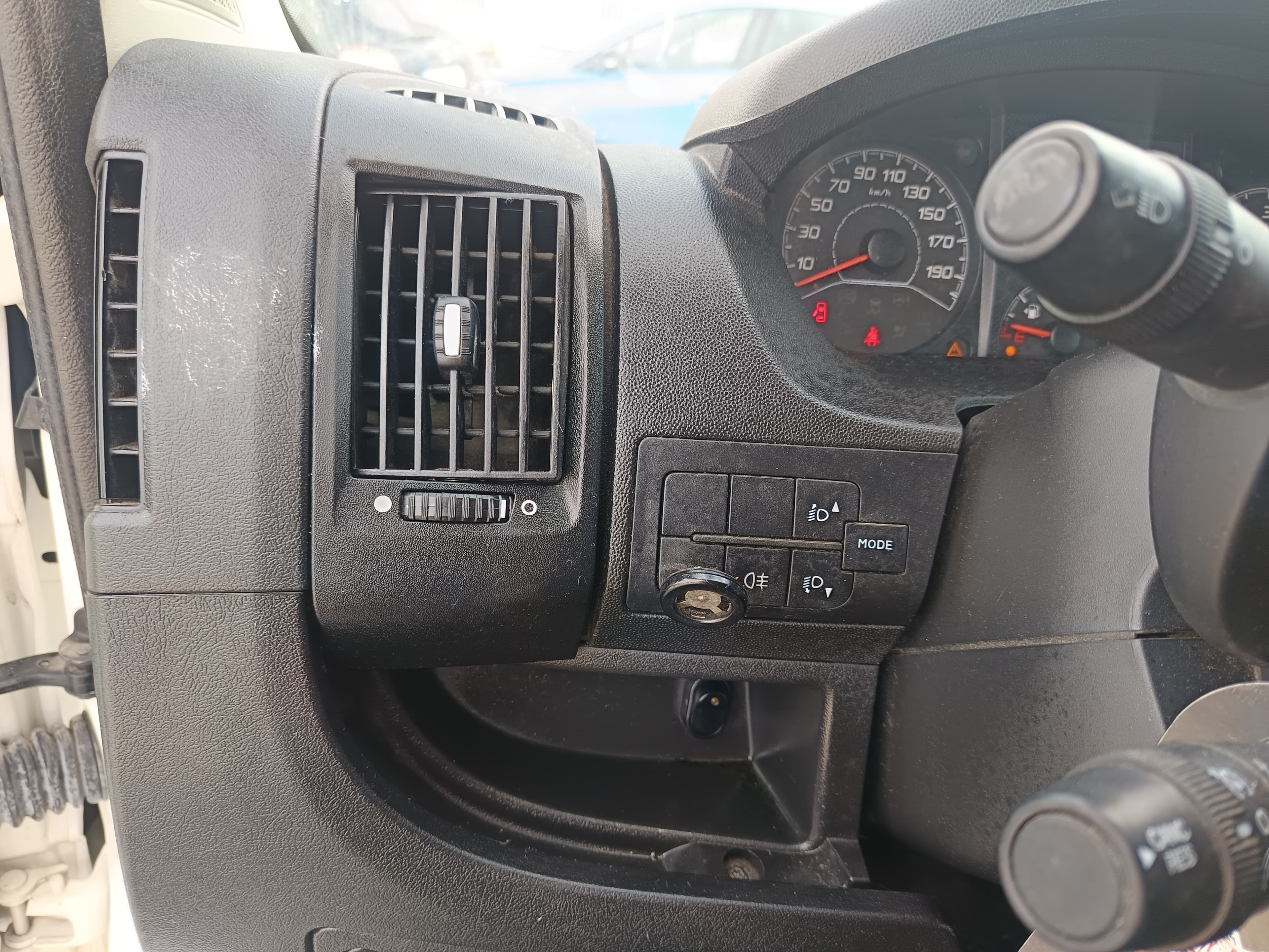 Peugeot Boxer · Ano 2018 — imagem 35