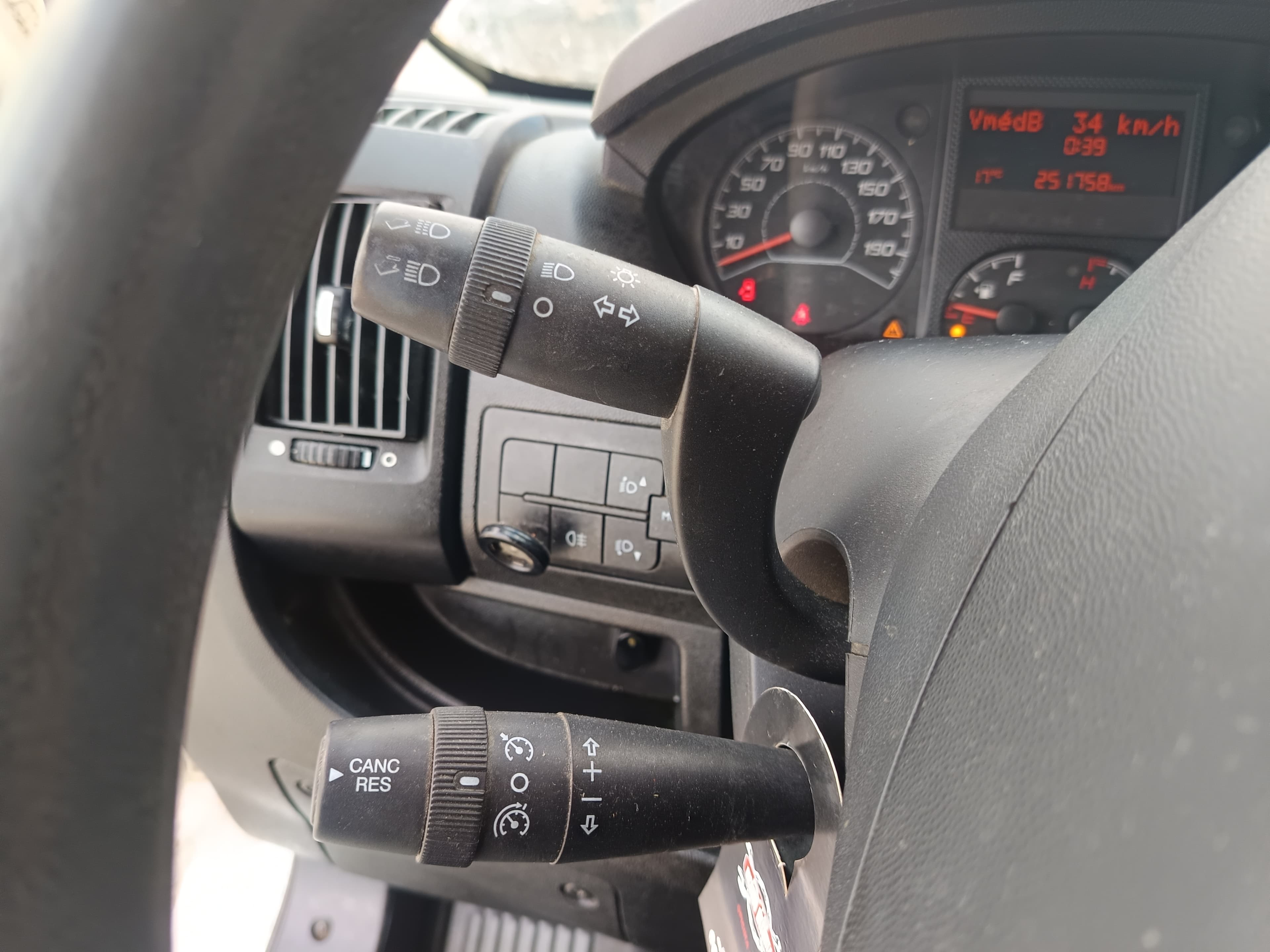 Peugeot Boxer · Ano 2018 — imagem 34