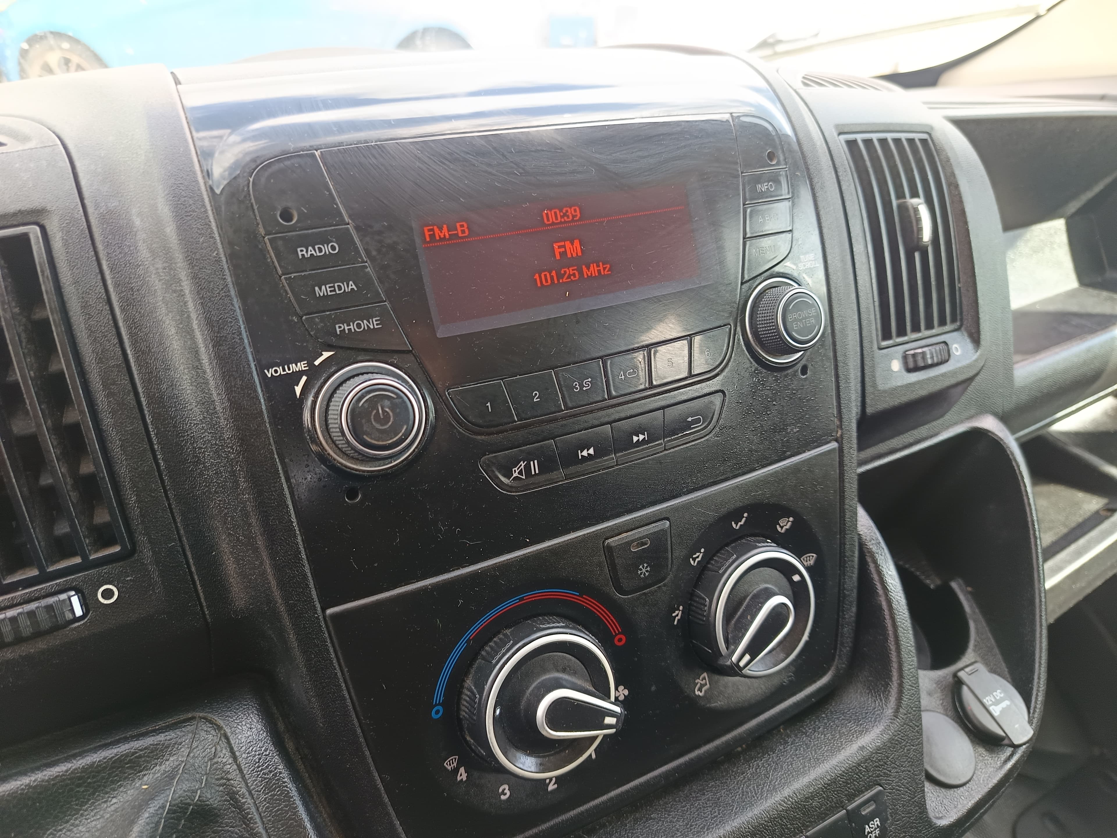 Peugeot Boxer · Ano 2018 — imagem 28