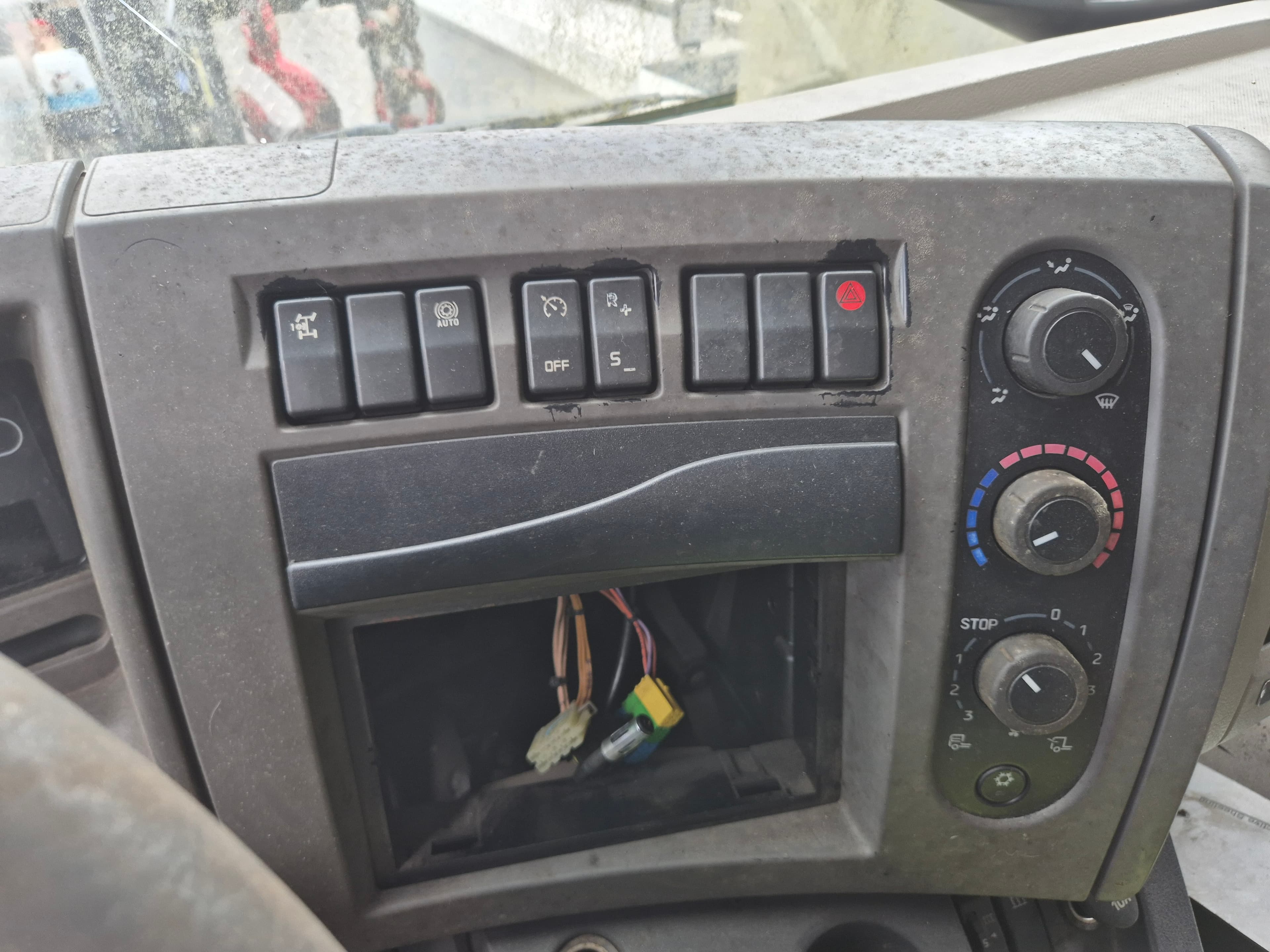 Renault Midlum · Ano 2011 — imagem 32