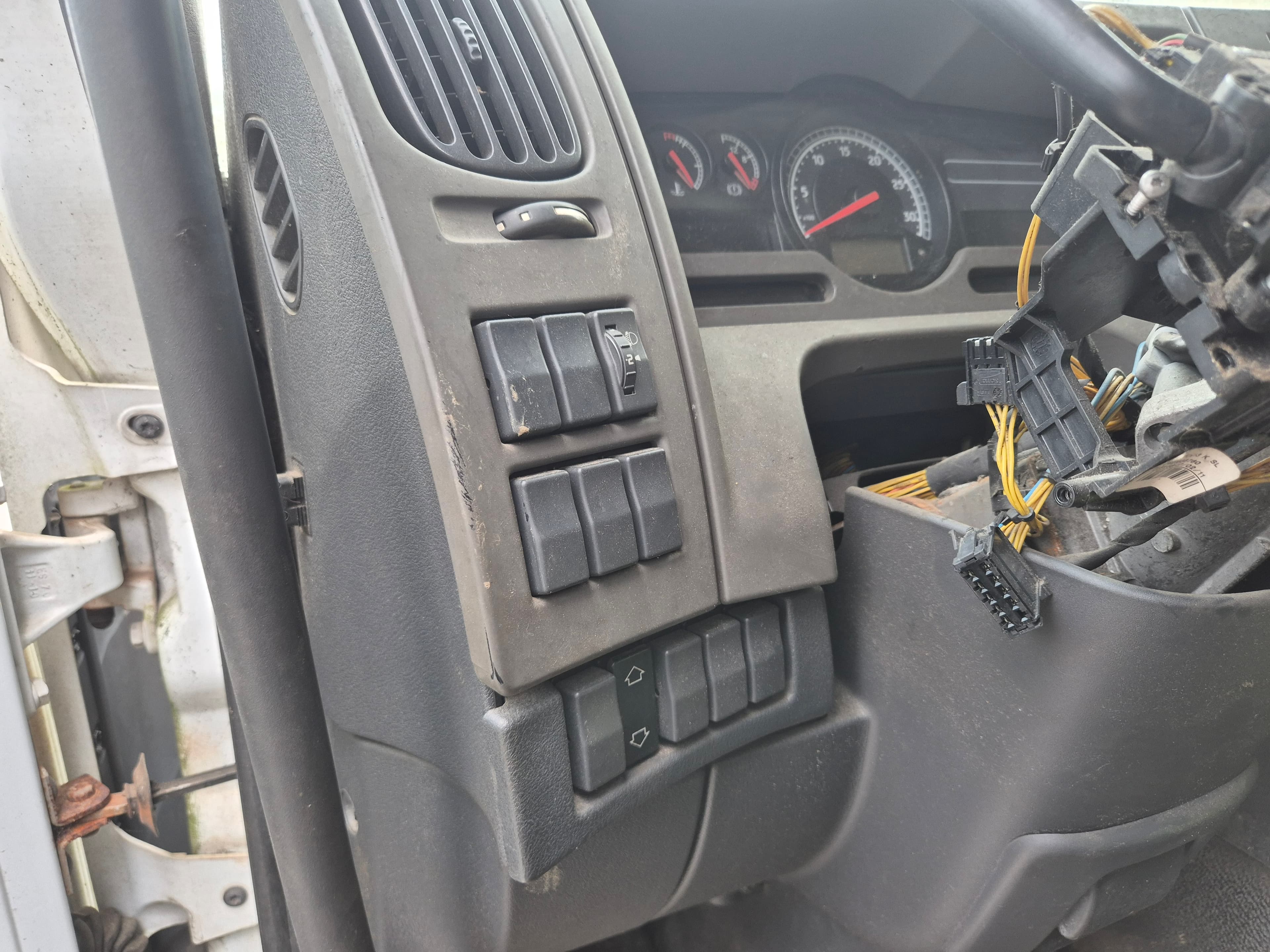 Renault Midlum · Ano 2011 — imagem 39