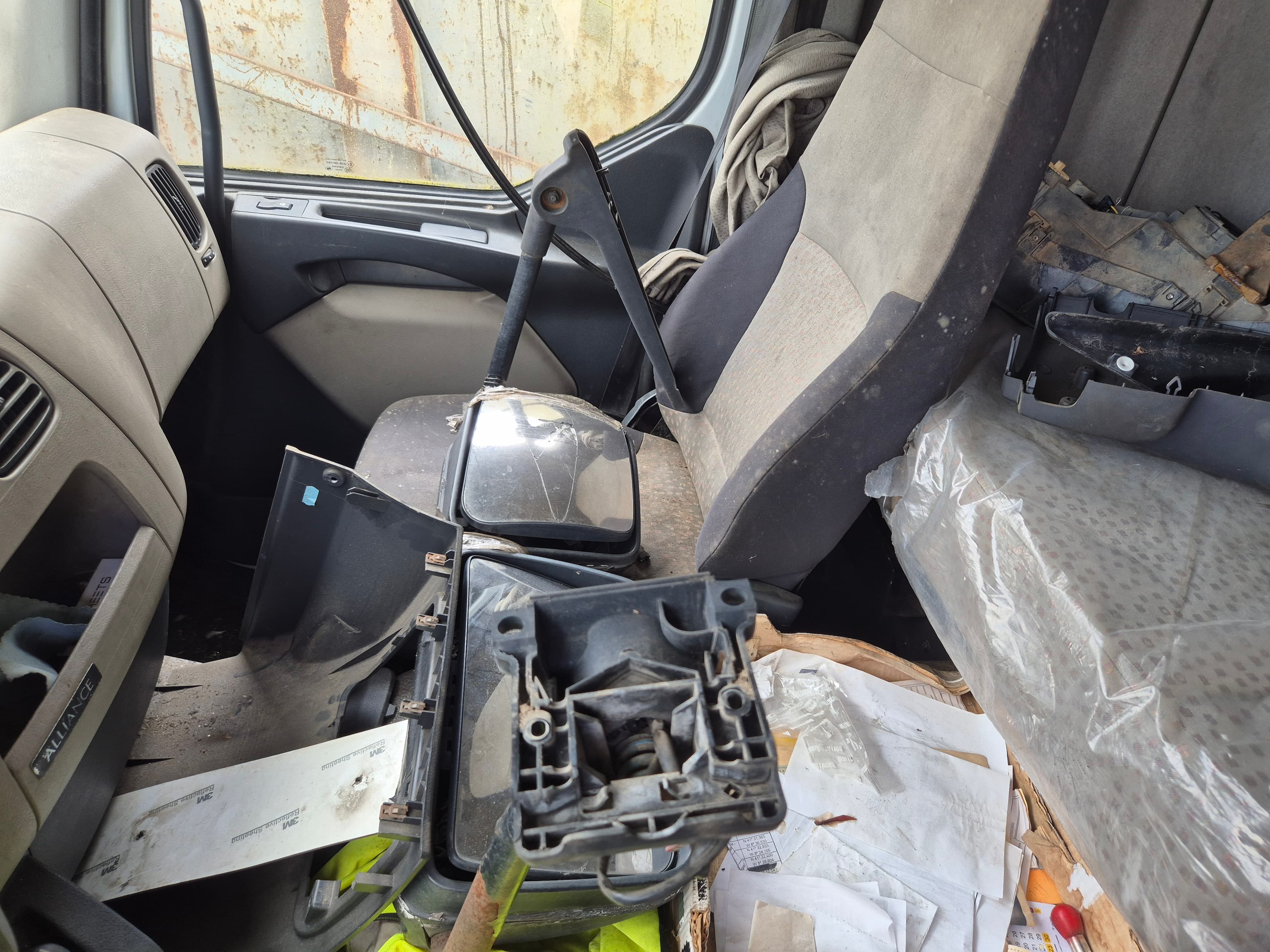 Renault Midlum · Ano 2011 — imagem 34