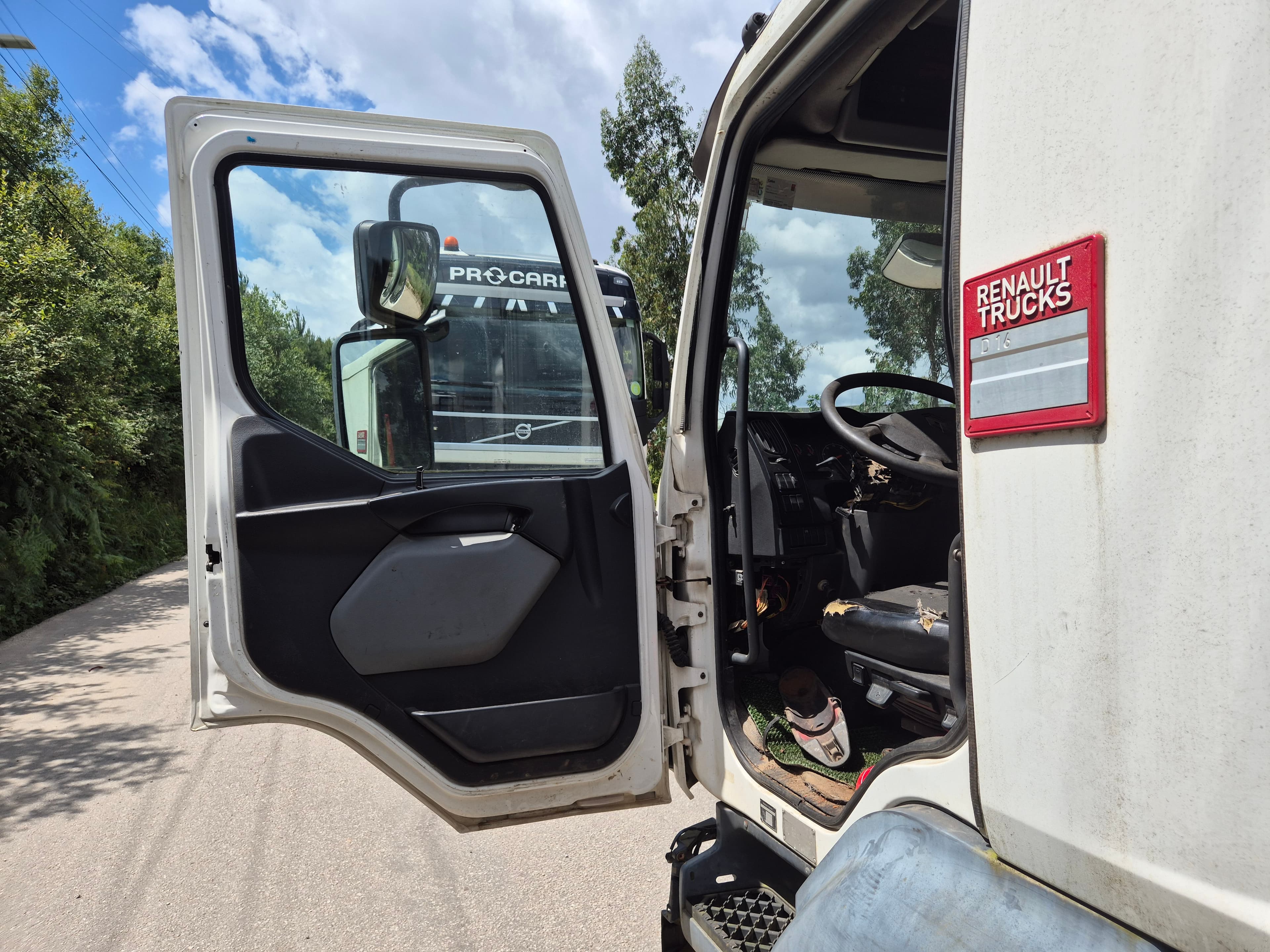 Renault D · Ano 2015 — image 22