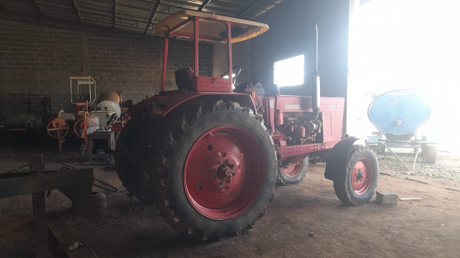 Tractor Belarus 520 — imagem 11