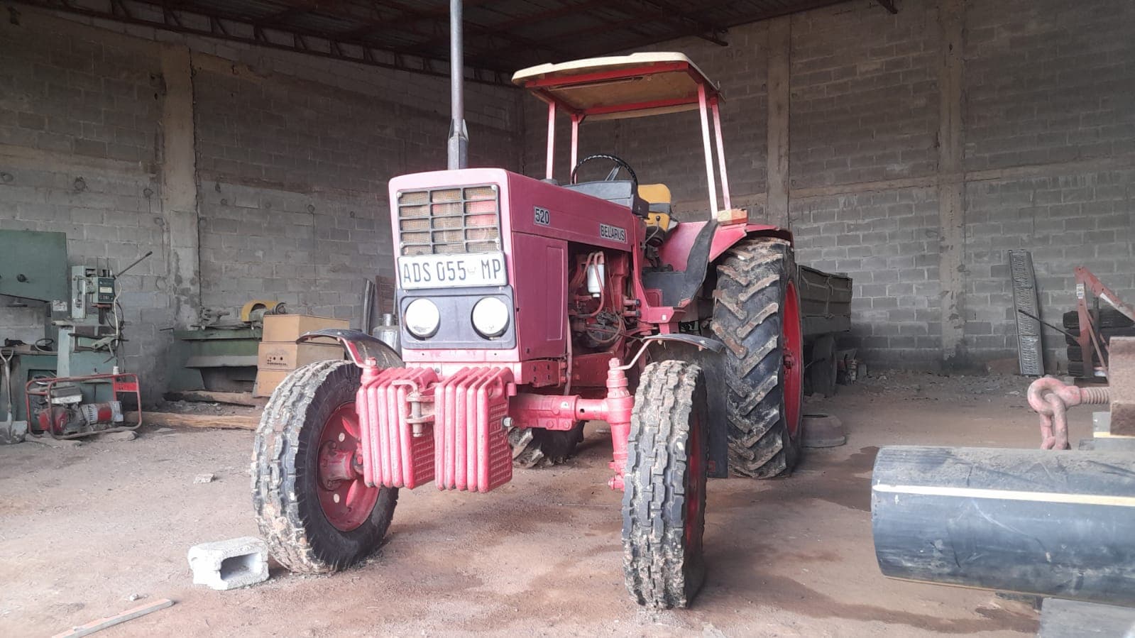 Tractor Belarus 520 — imagem 5