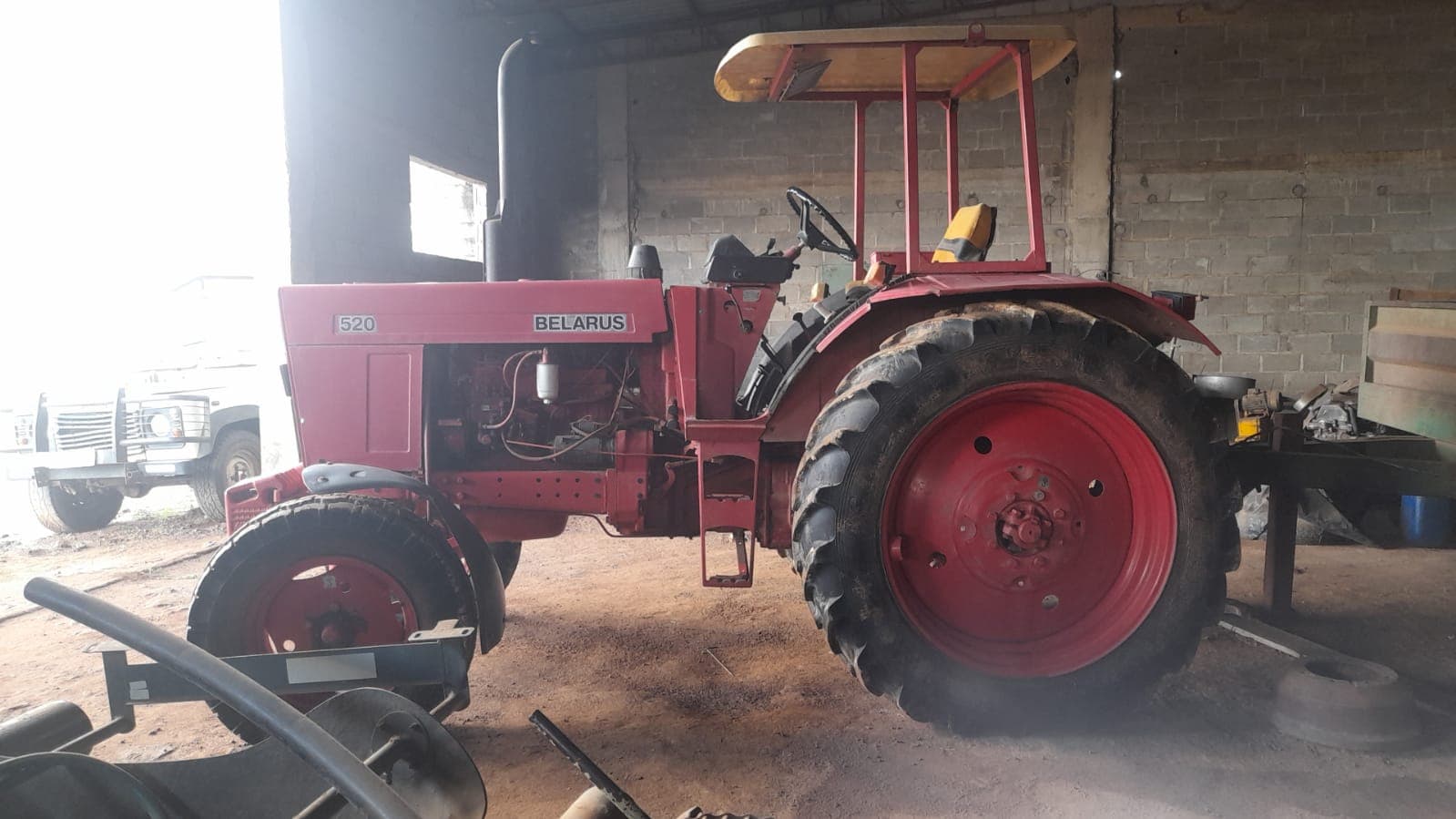 Tractor Belarus 520 — imagem 6