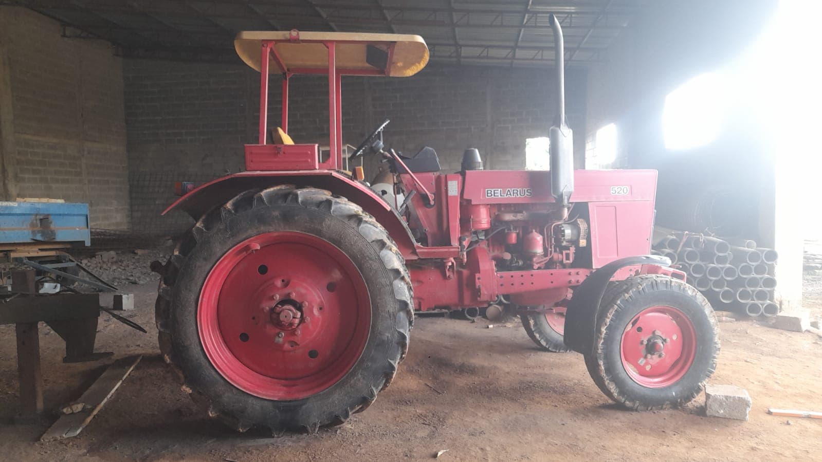 Tractor Belarus 520 — imagem 3