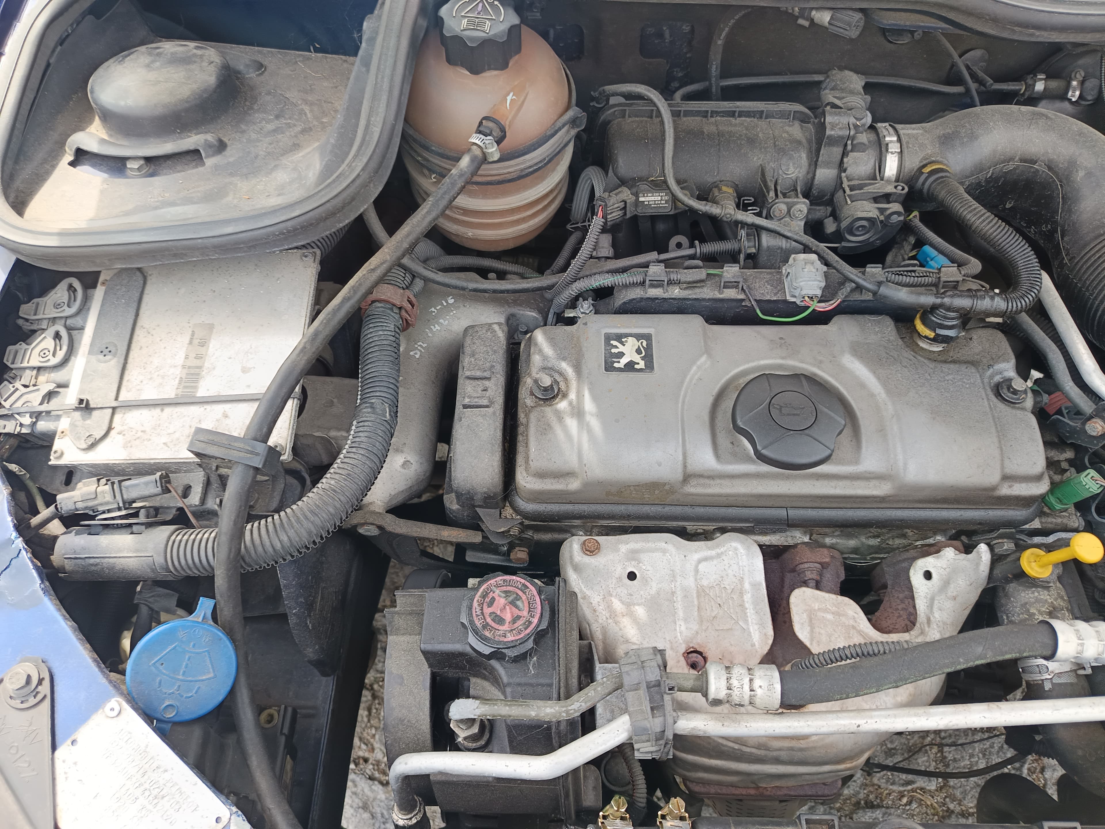 Peugeot 208 · Ano 2003 — imagen 17