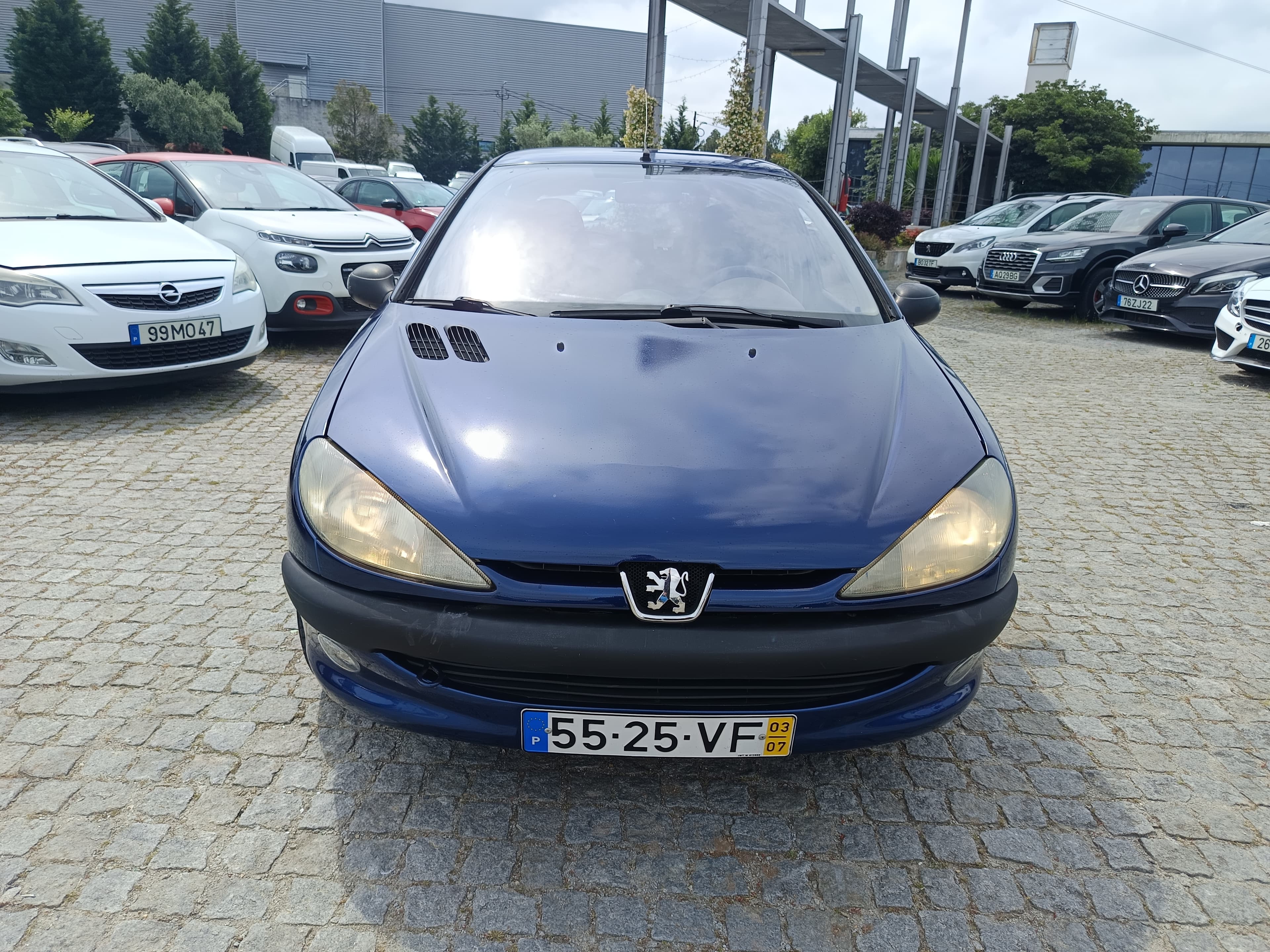 Peugeot 208 · Ano 2003 — imagen 2