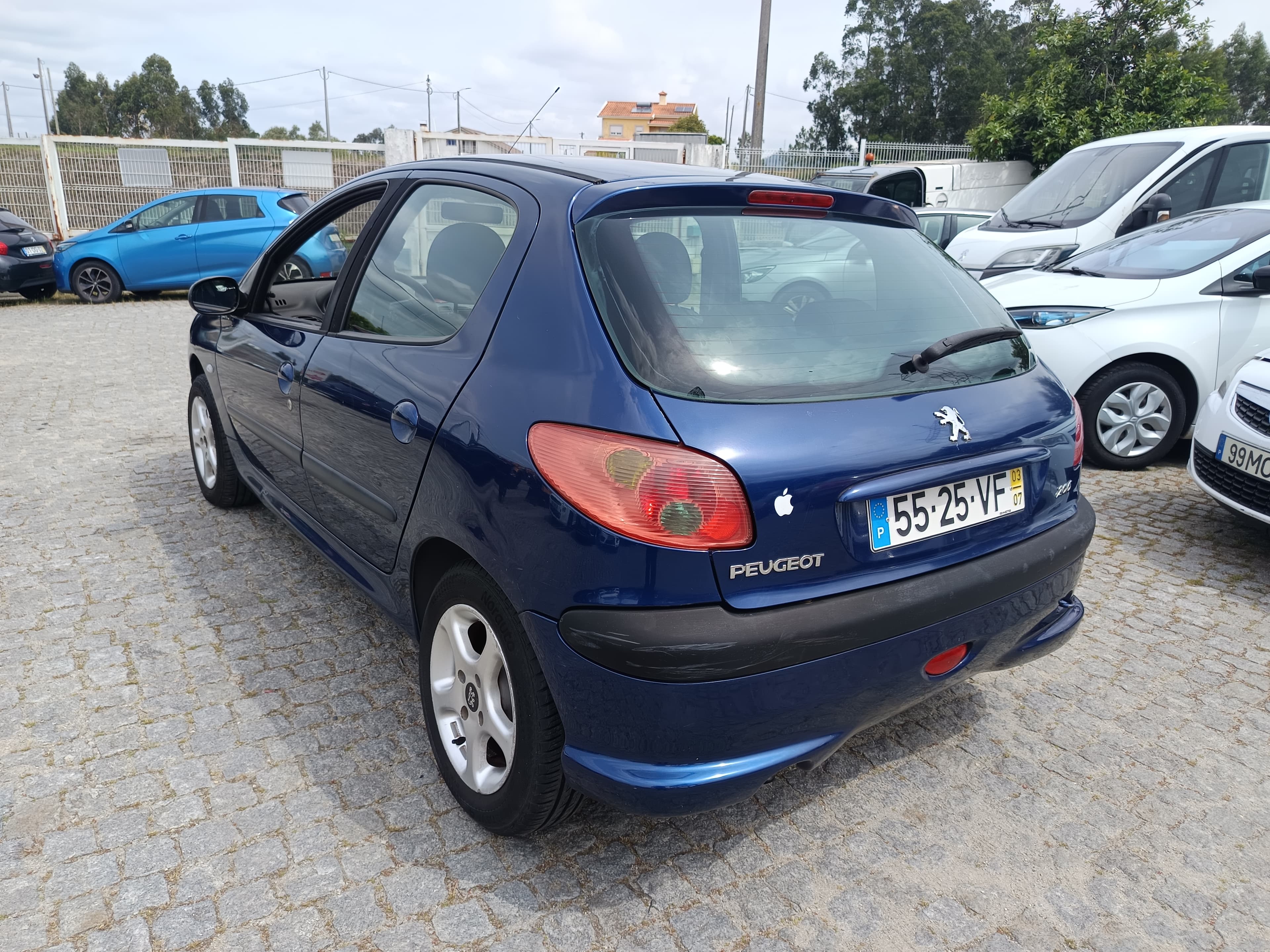 Peugeot 208 · Ano 2003 — imagen 6