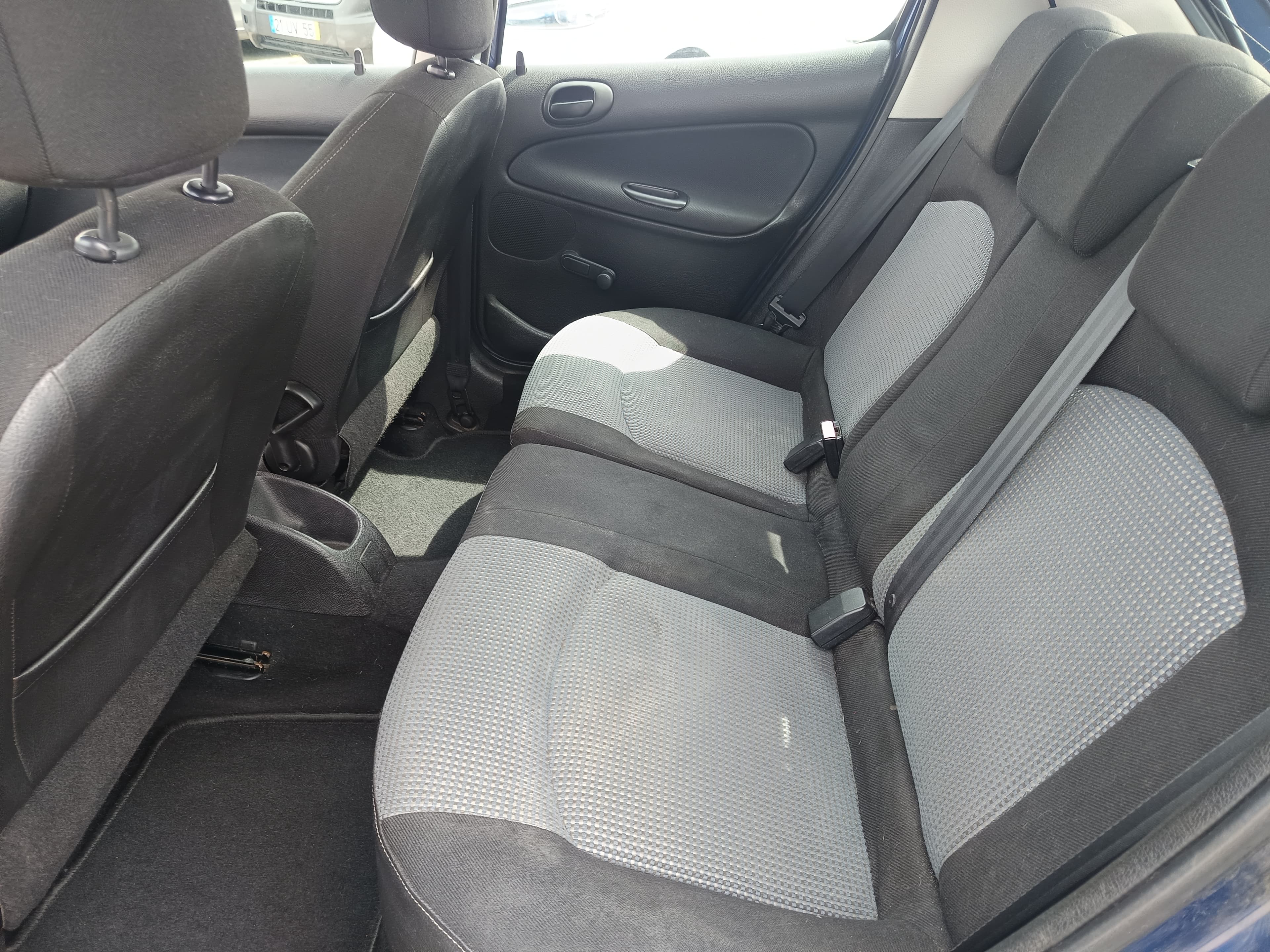 Peugeot 208 · Ano 2003 — imagen 28
