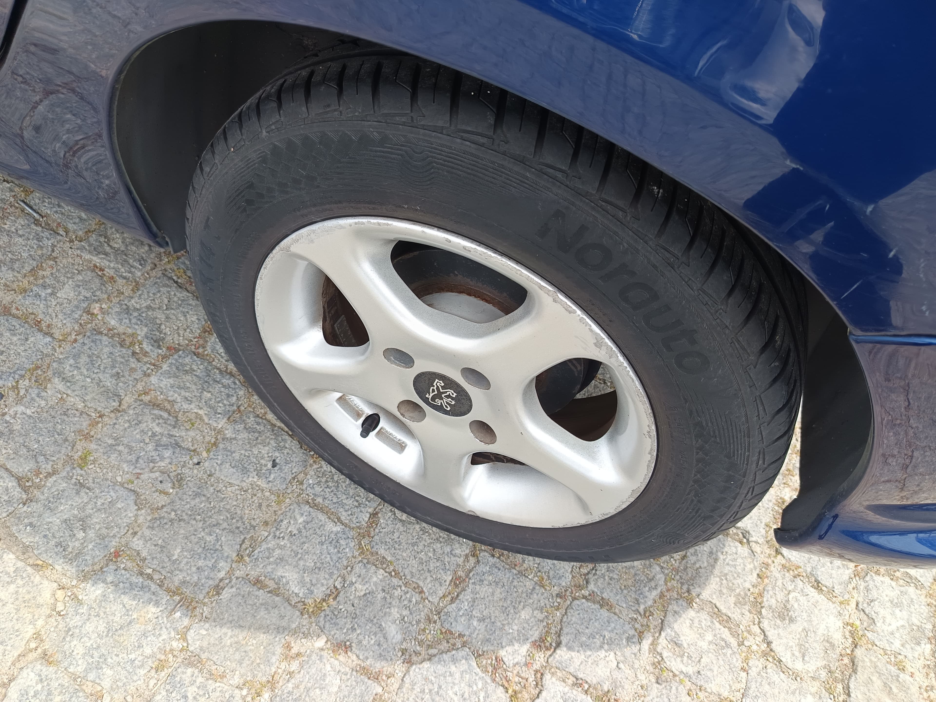 Peugeot 208 · Ano 2003 — imagen 13