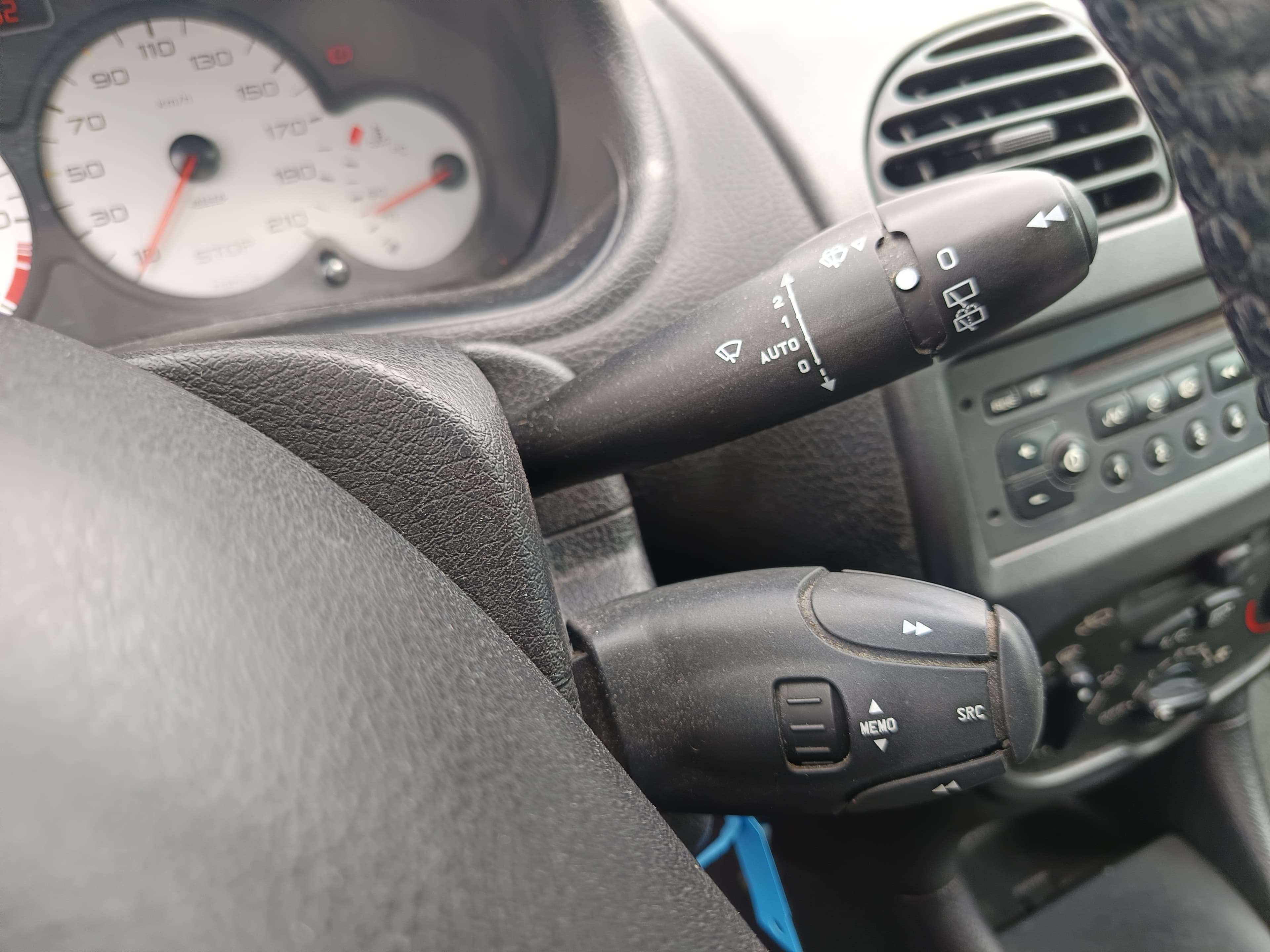 Peugeot 208 · Ano 2003 — imagen 38