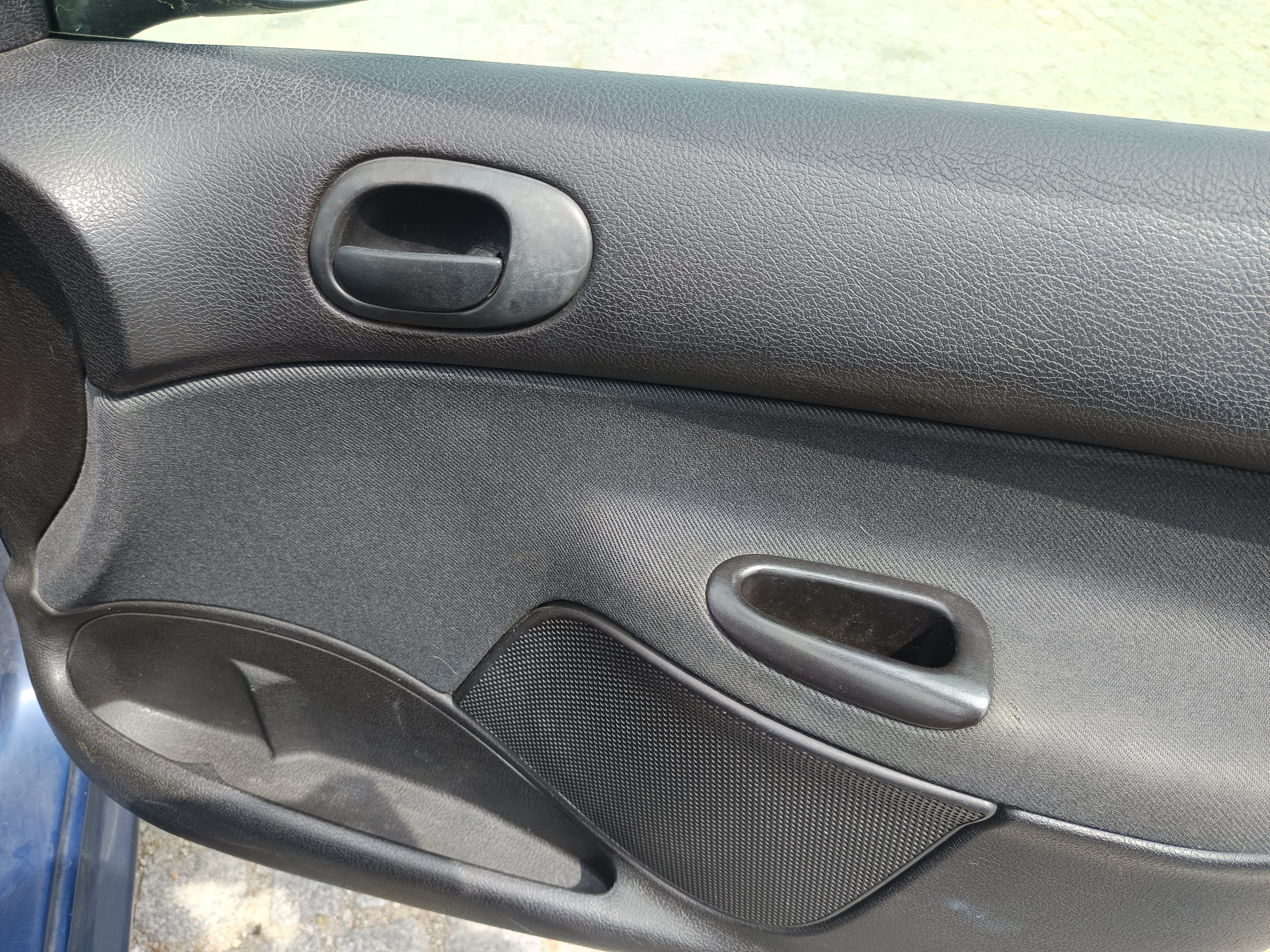 Peugeot 208 · Ano 2003 — imagen 24