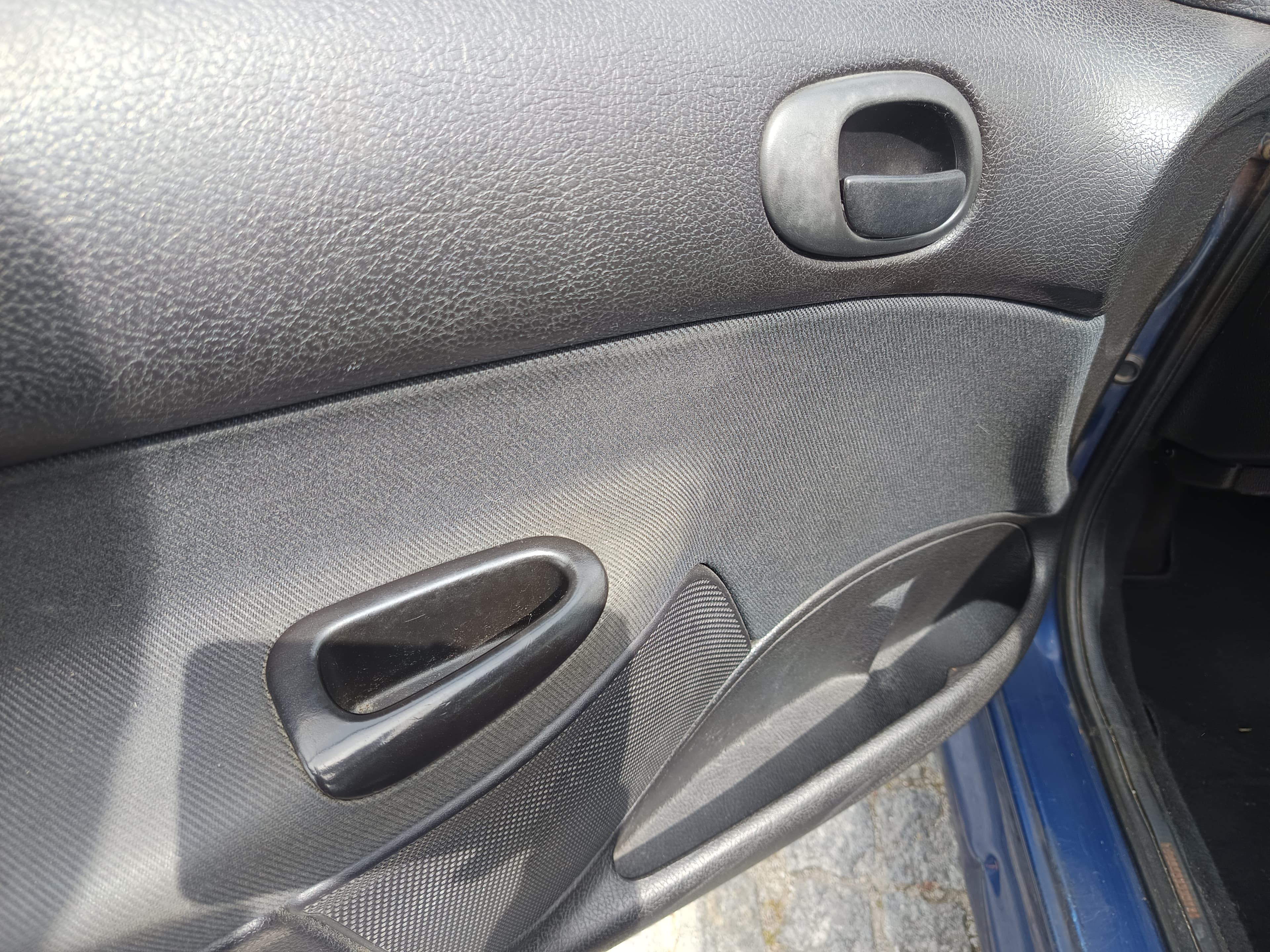 Peugeot 208 · Ano 2003 — imagen 30