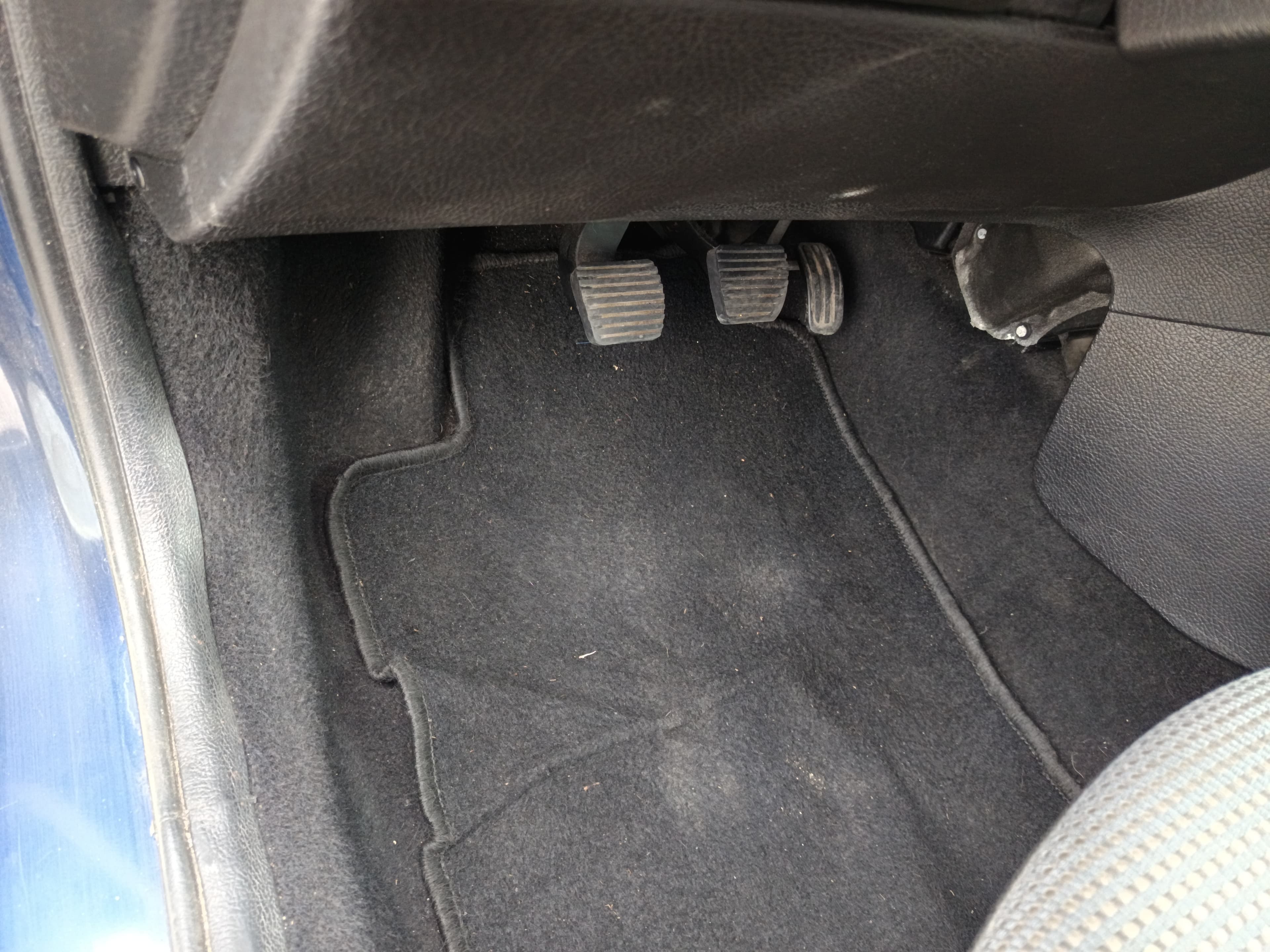 Peugeot 208 · Ano 2003 — imagen 32