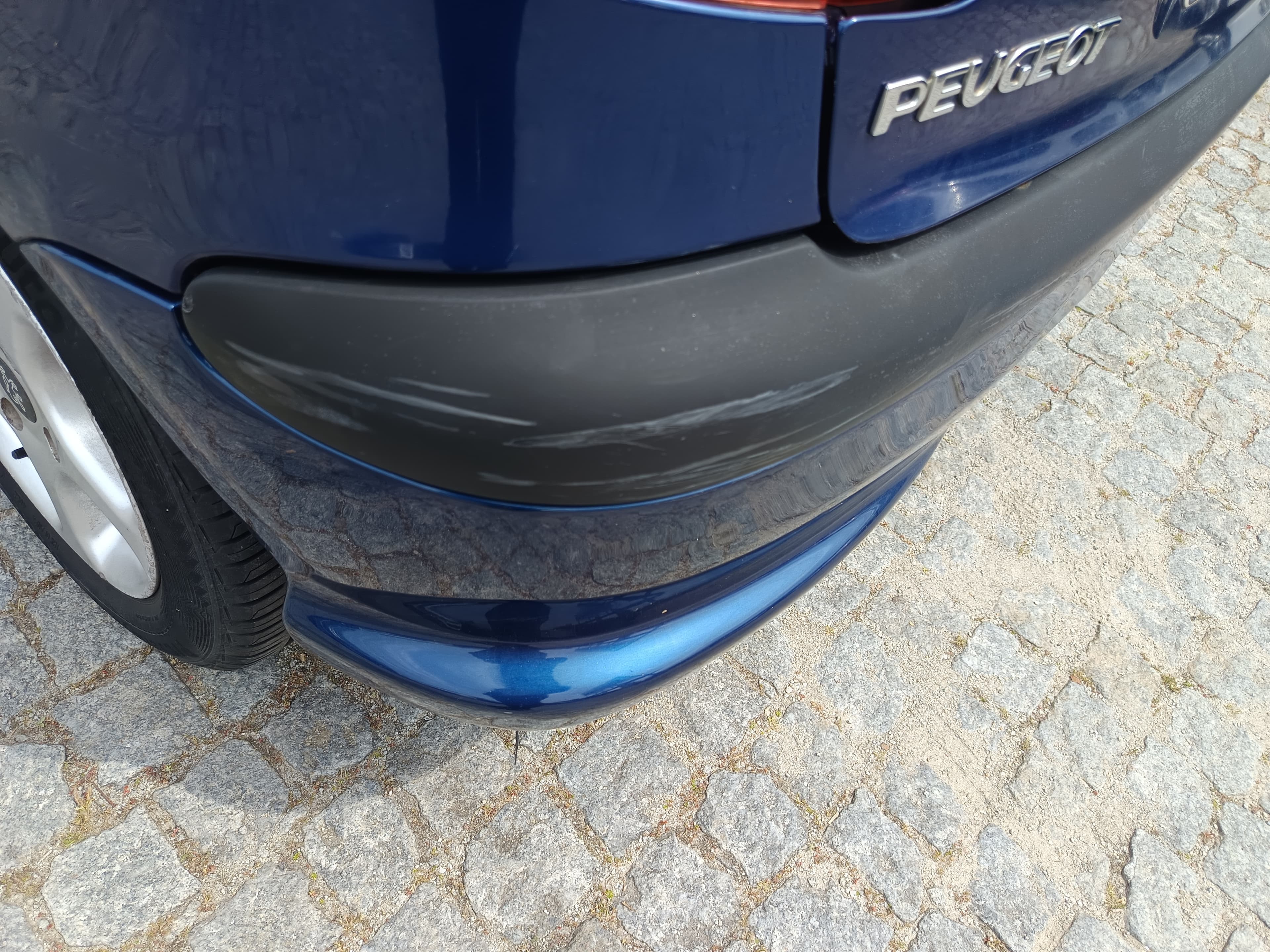 Peugeot 208 · Ano 2003 — imagen 12