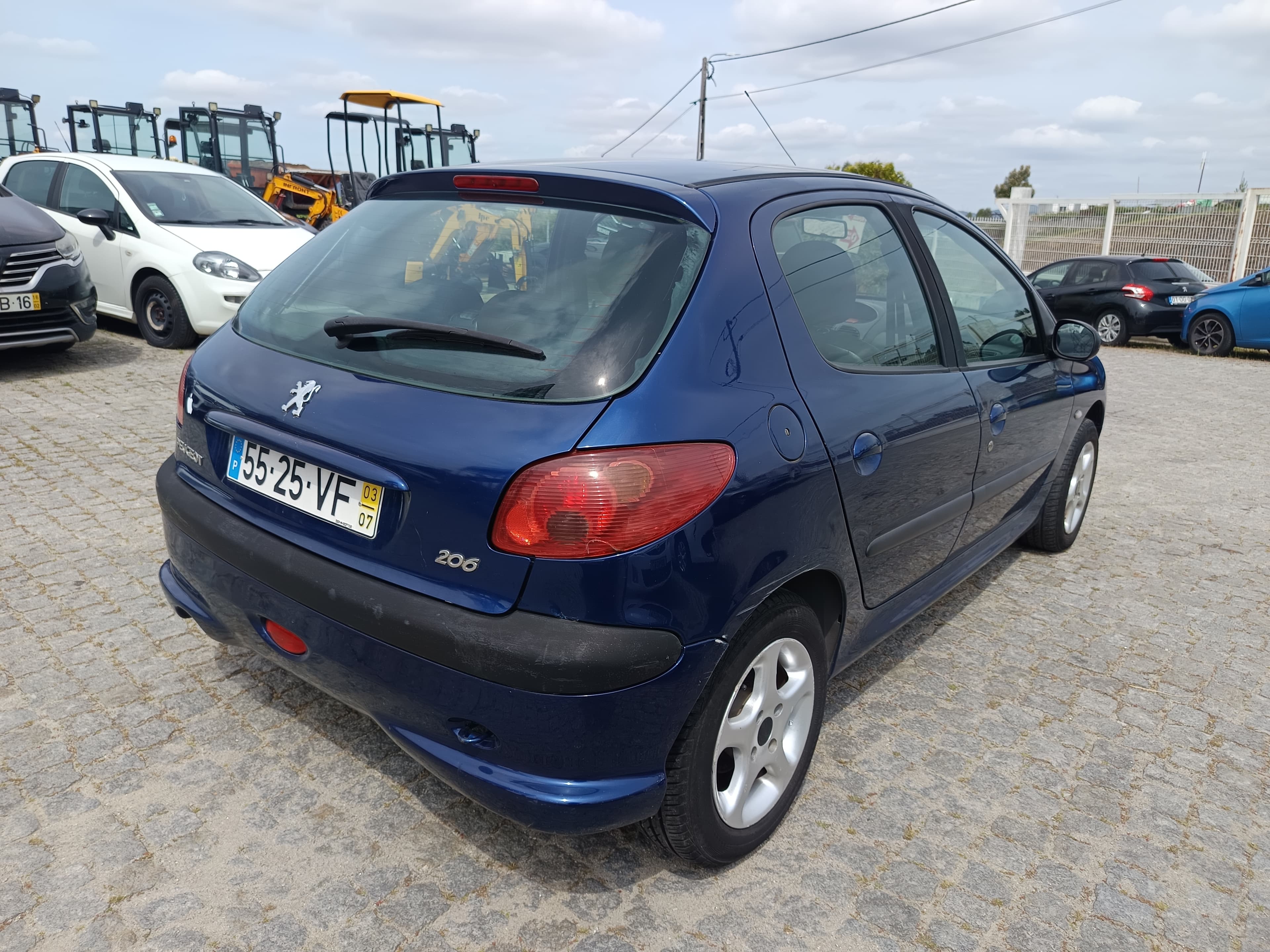 Peugeot 208 · Ano 2003 — imagen 4