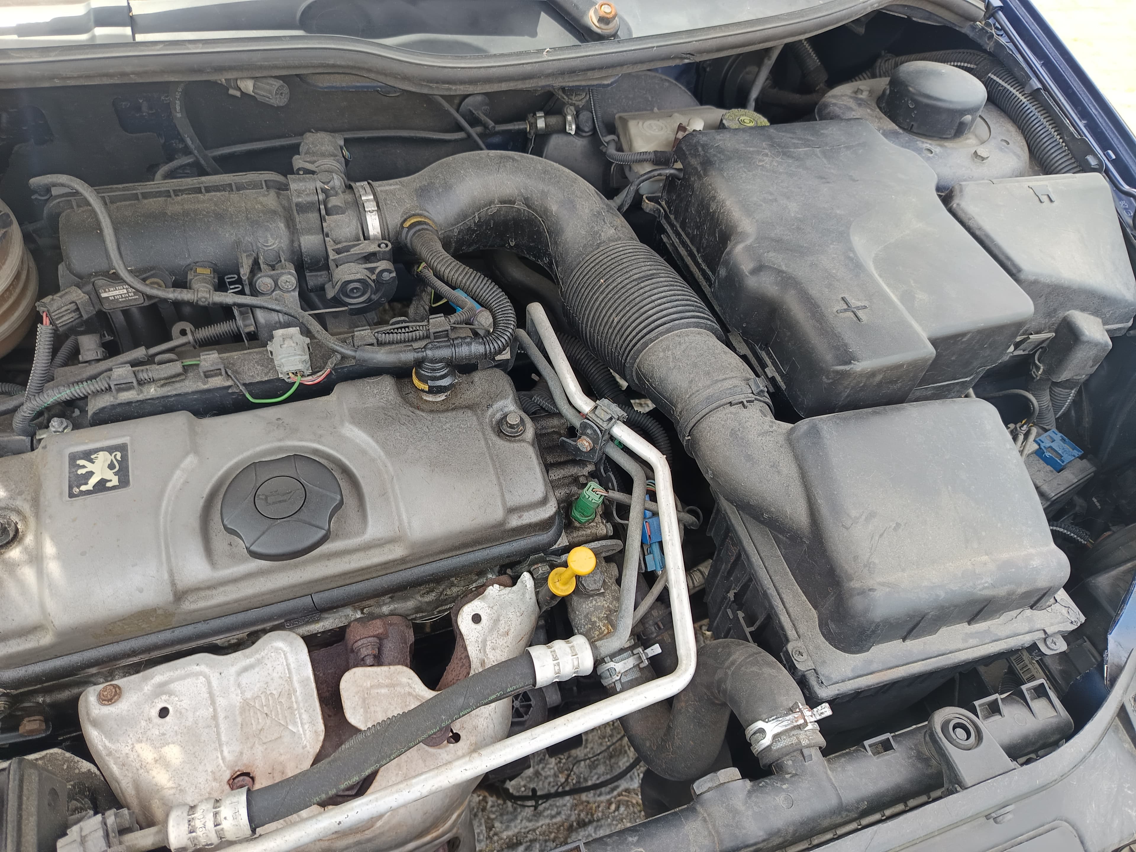 Peugeot 208 · Ano 2003 — imagen 18