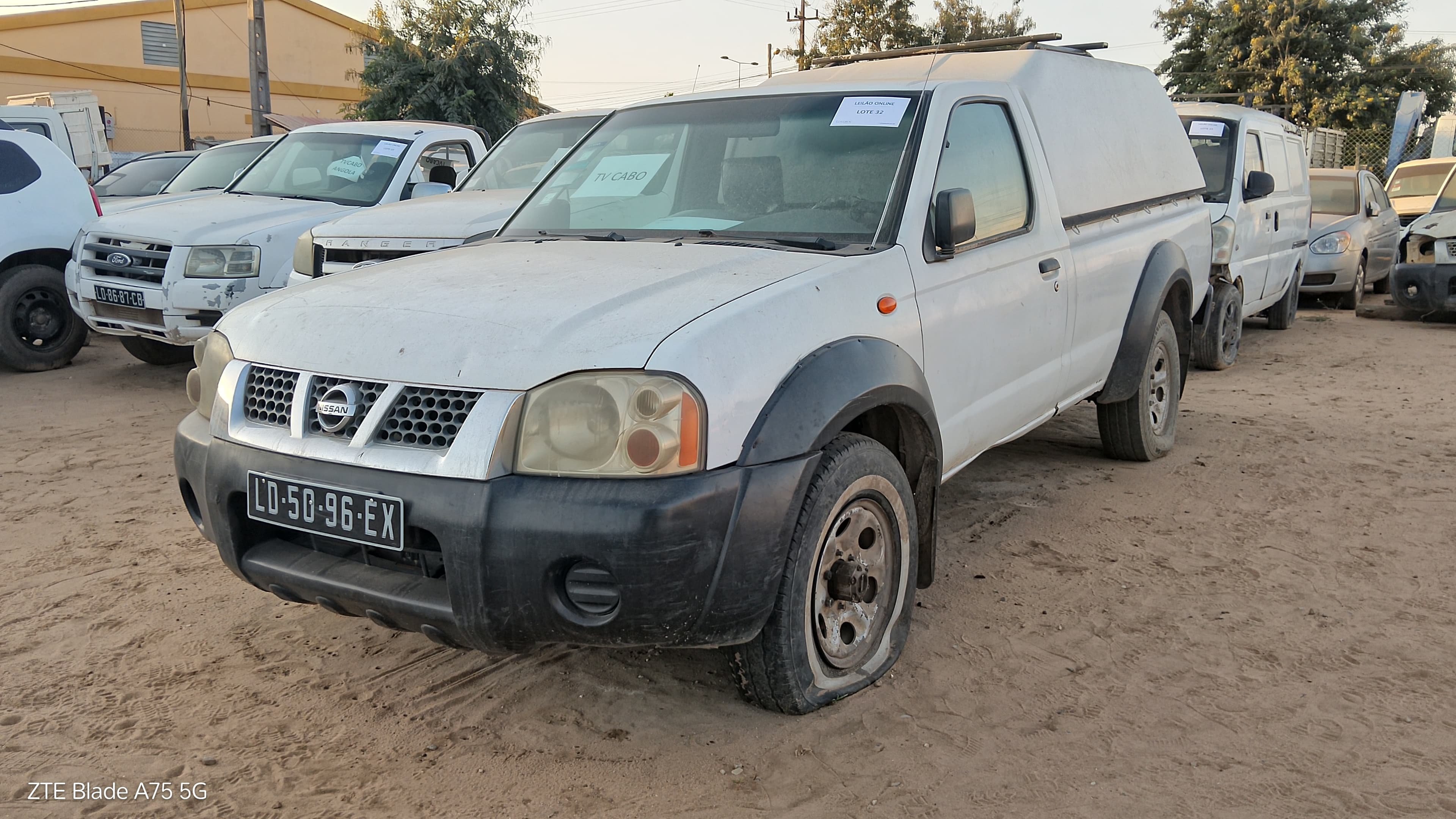 Nissan Hardbody 4WD SC QD32 — imagem 1