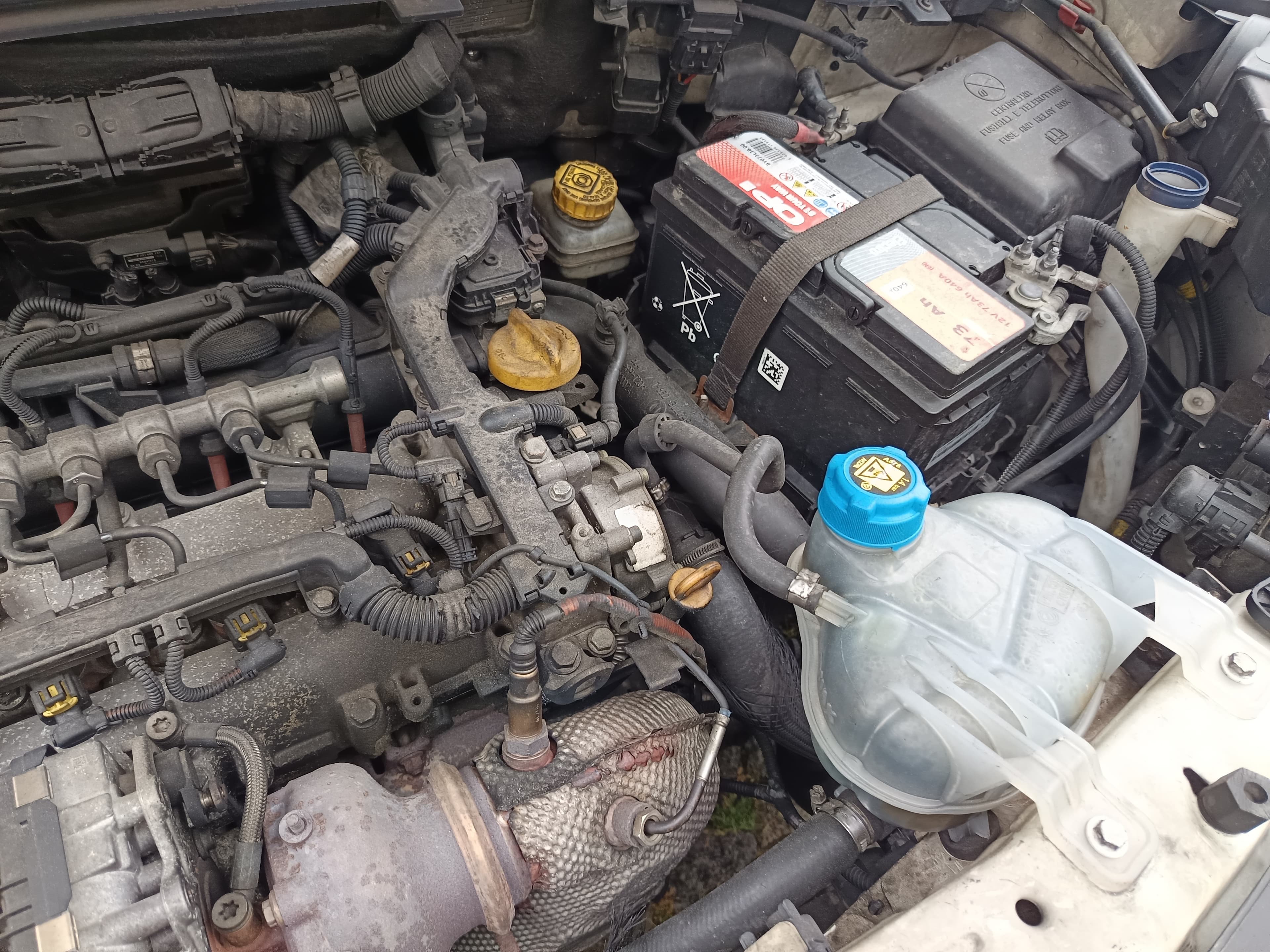 Opel Combo · Ano 2016 — imagem 23