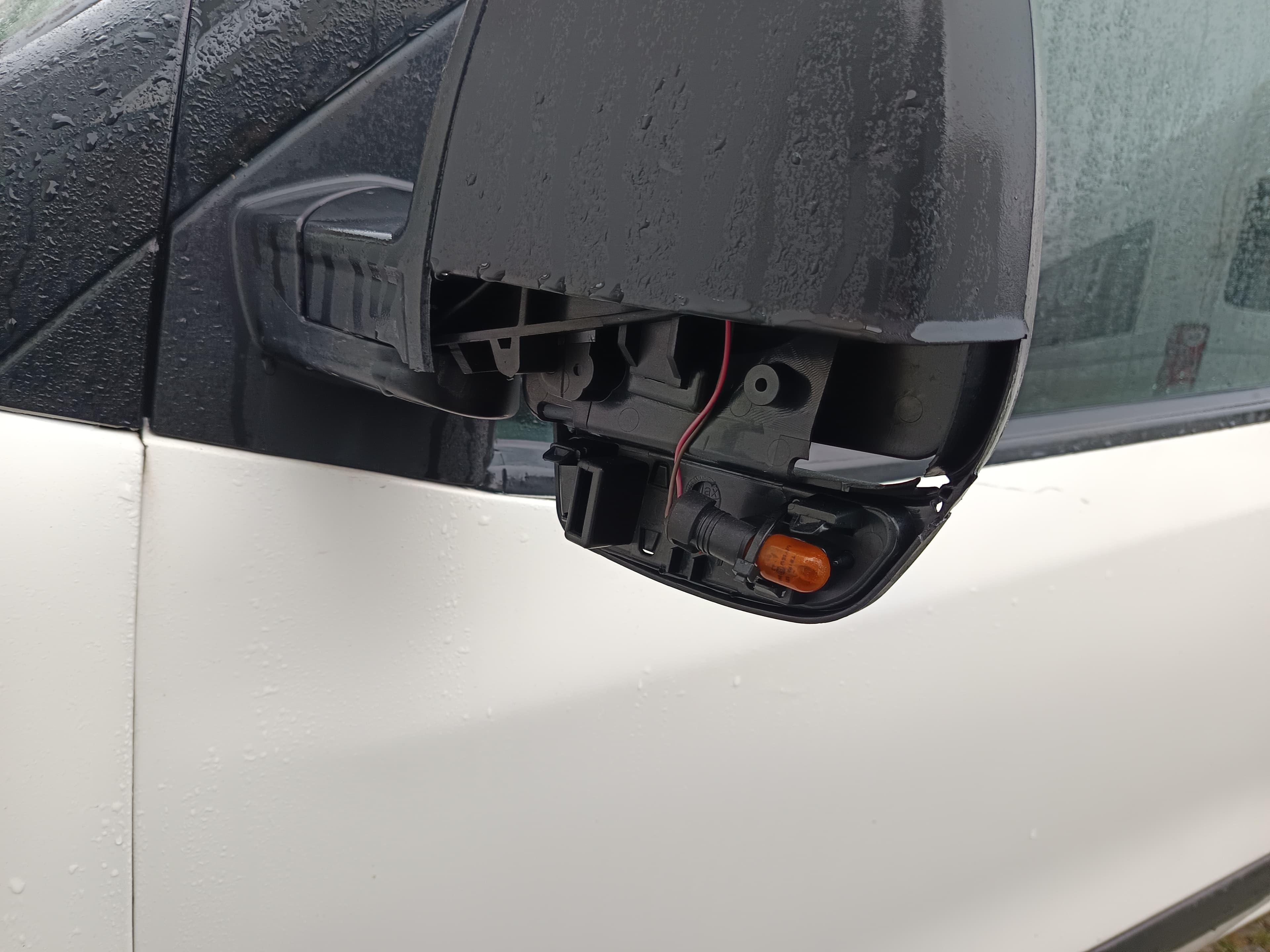 Opel Combo · Ano 2016 — imagem 14