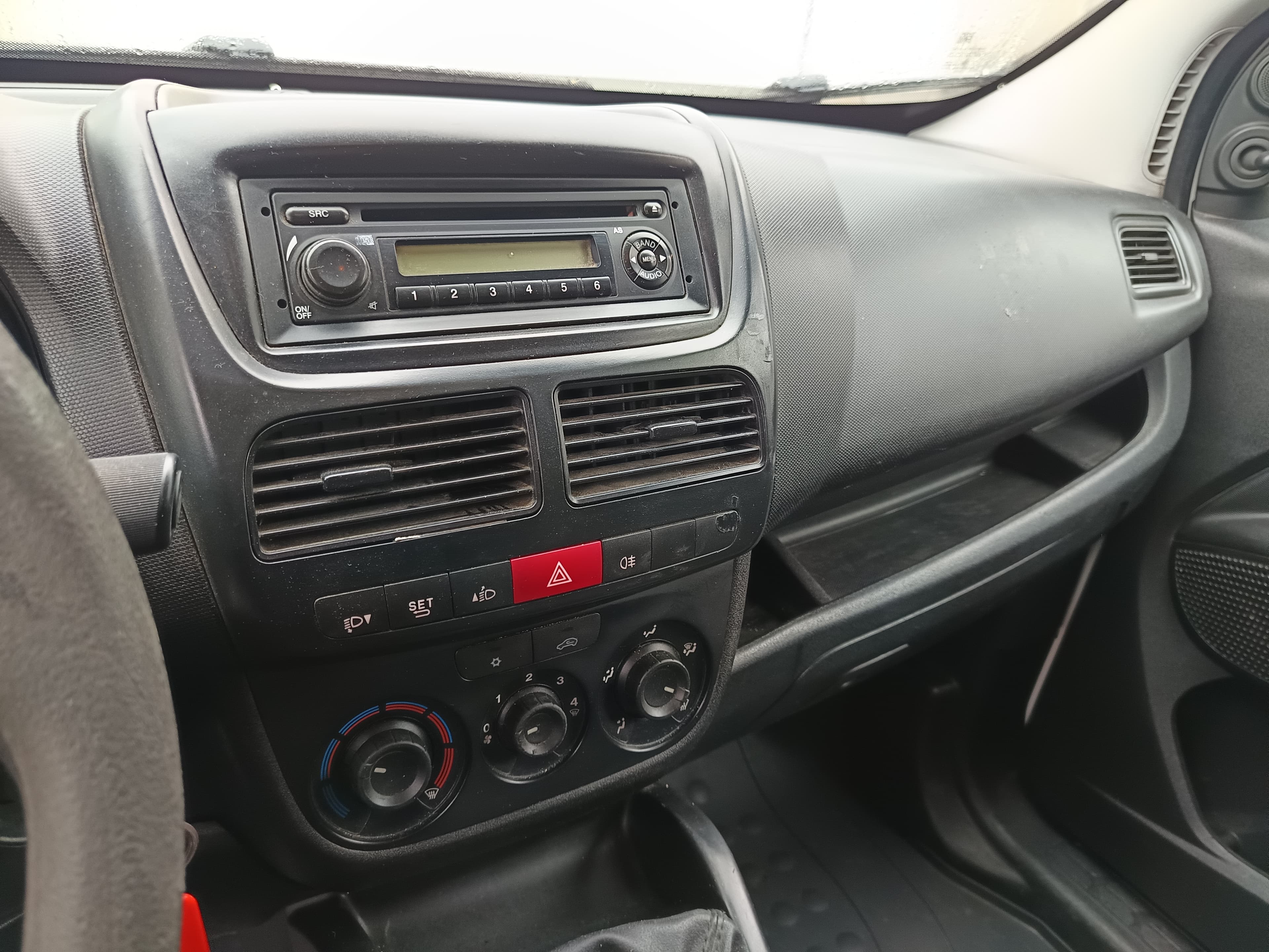 Opel Combo · Ano 2016 — imagem 33