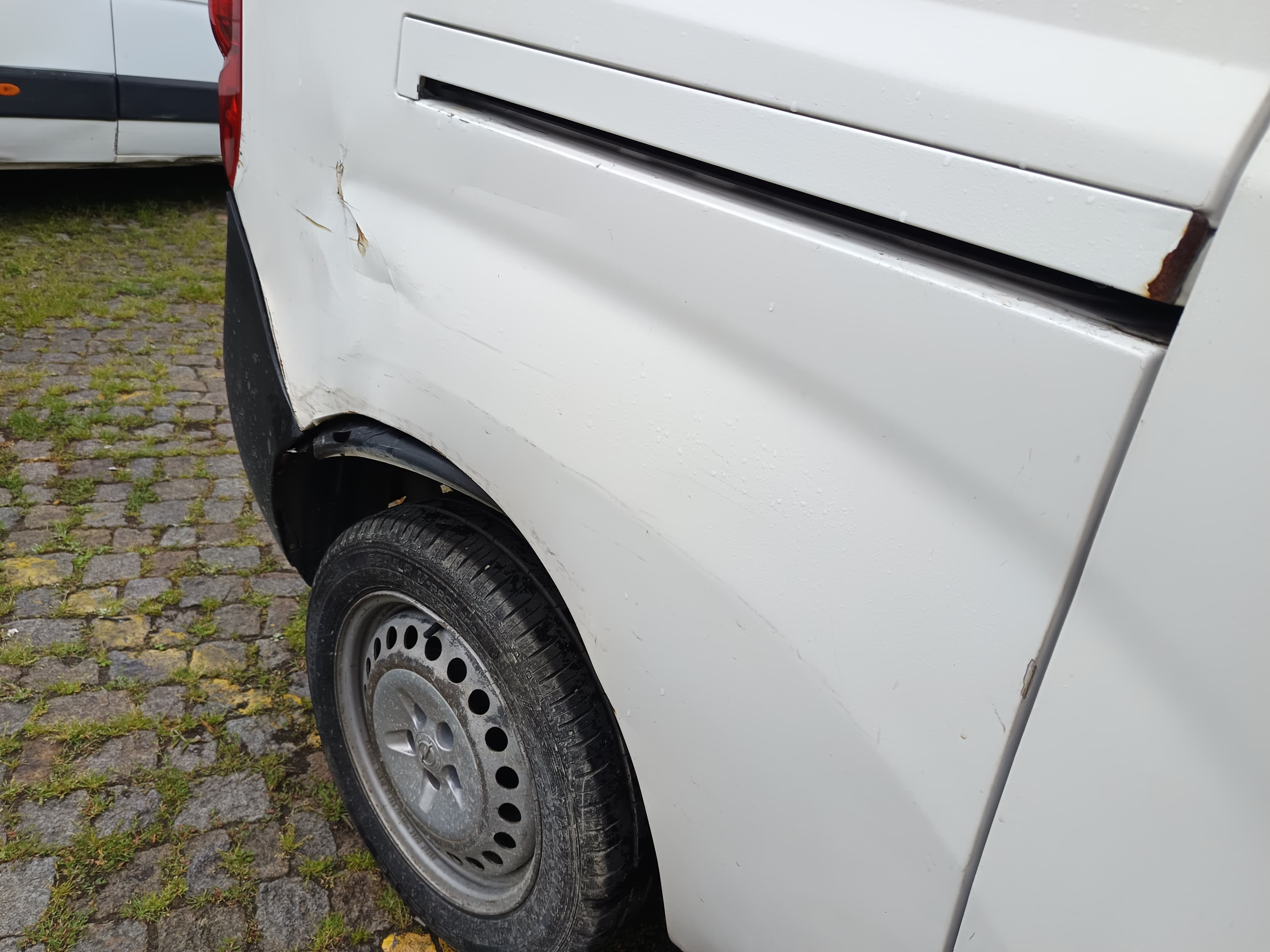 Opel Combo · Ano 2016 — imagem 19