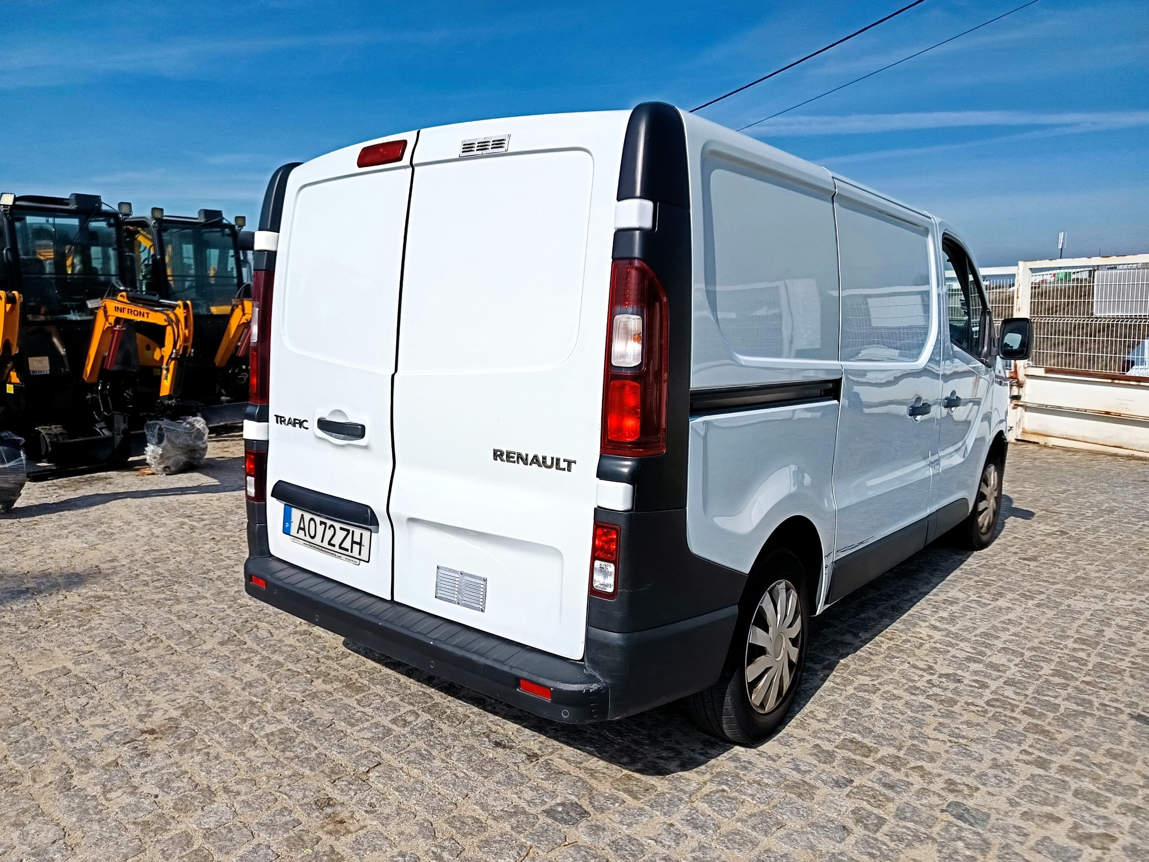 Renault Trafic · Ano 2017 — imagen 4