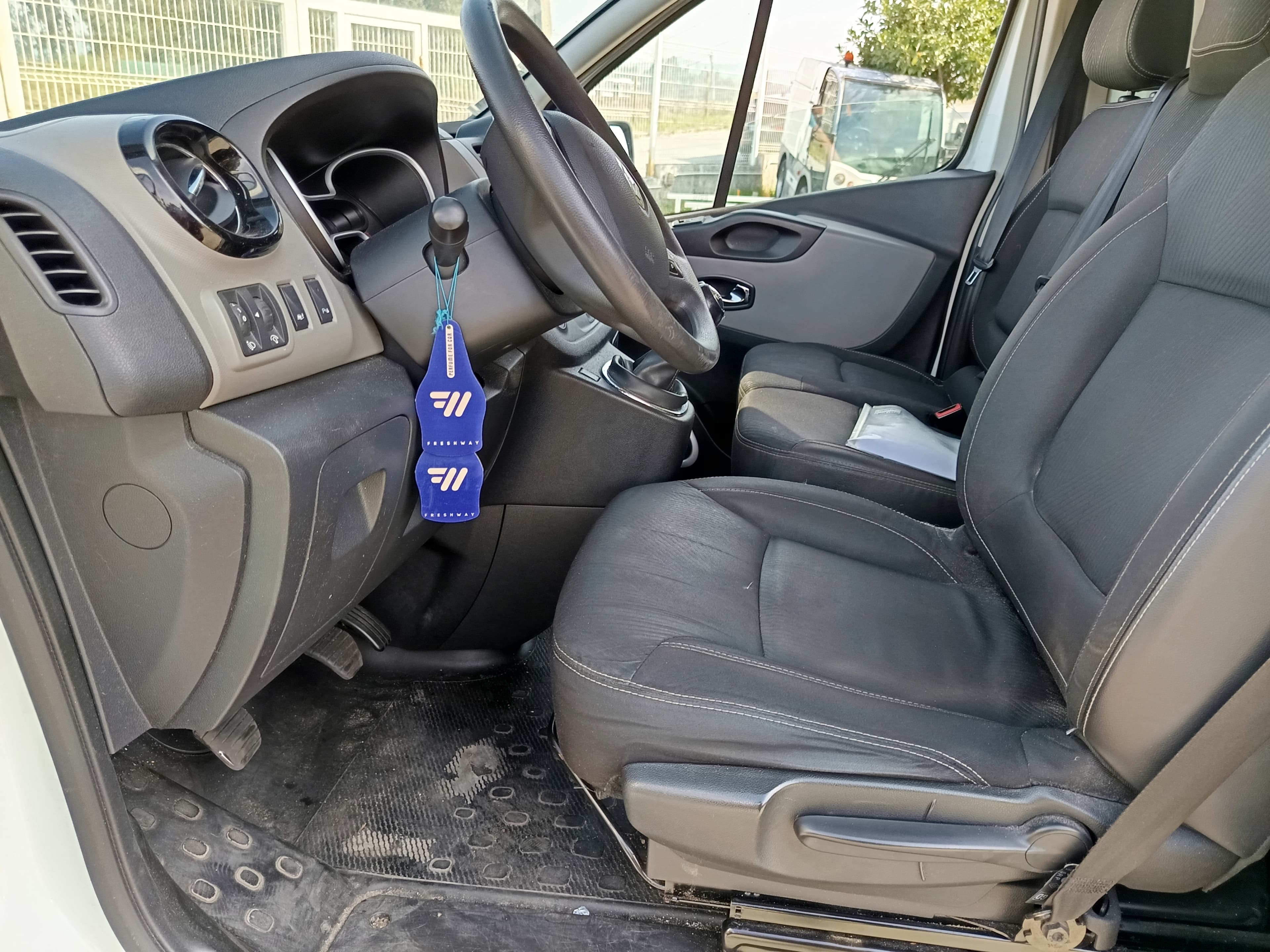 Renault Trafic · Ano 2017 — imagen 26