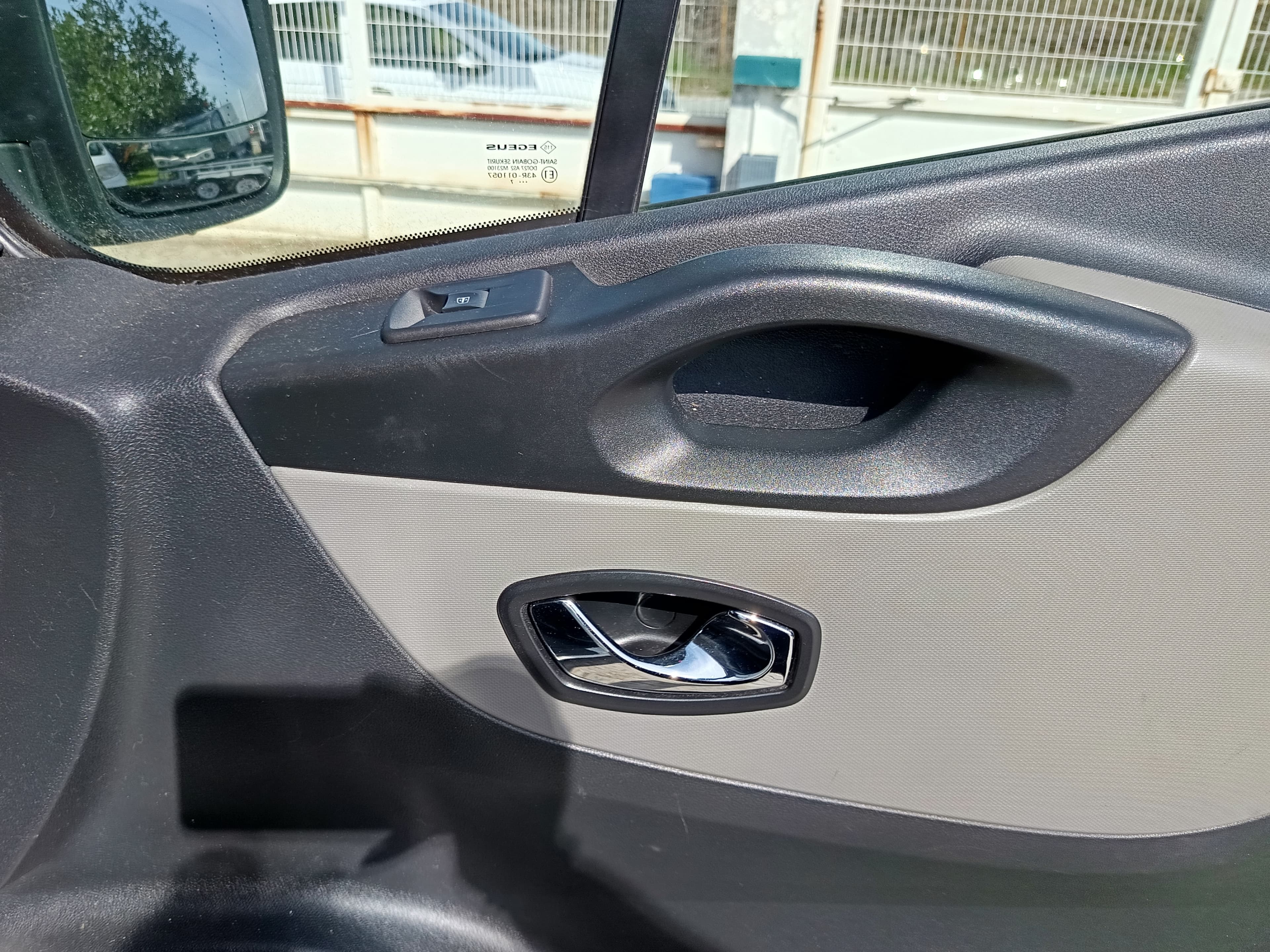 Renault Trafic · Ano 2017 — imagen 20