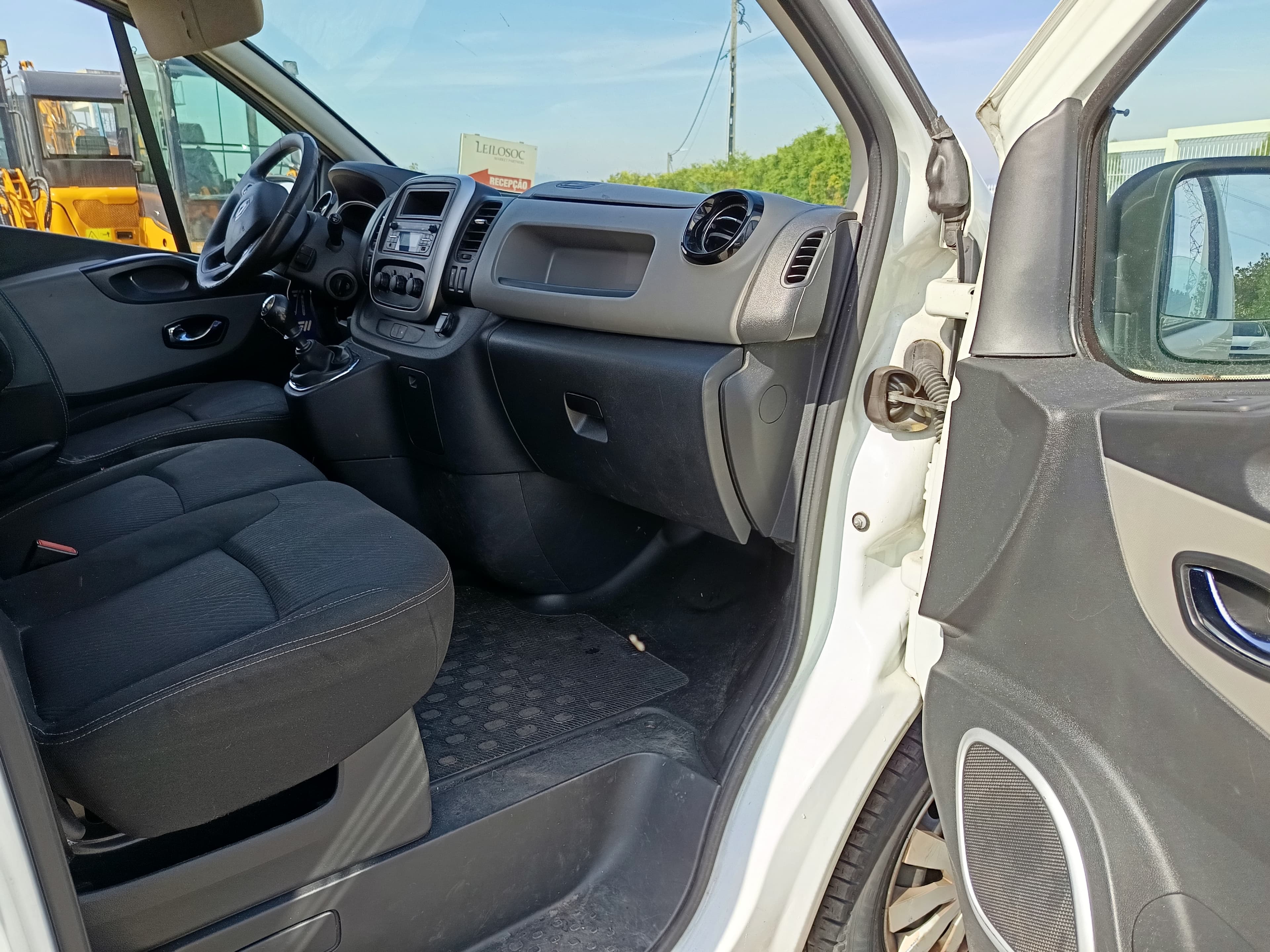 Renault Trafic · Ano 2017 — imagen 19