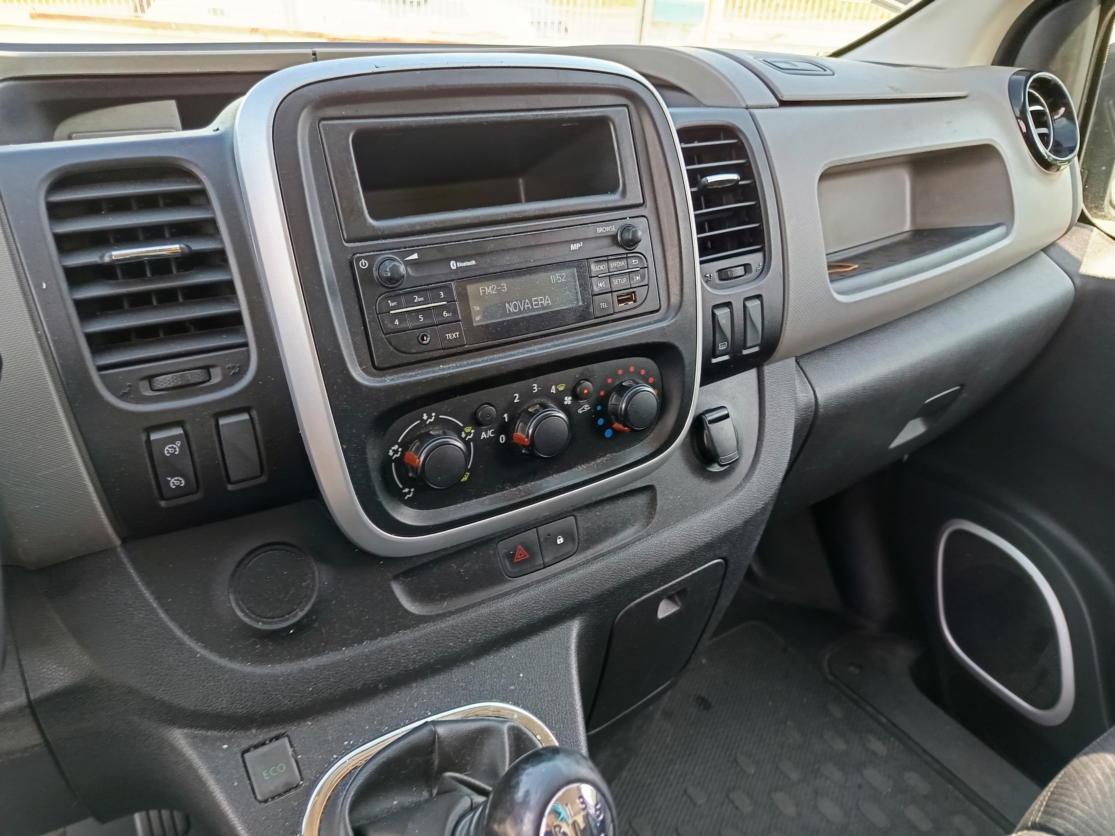 Renault Trafic · Ano 2017 — imagen 29