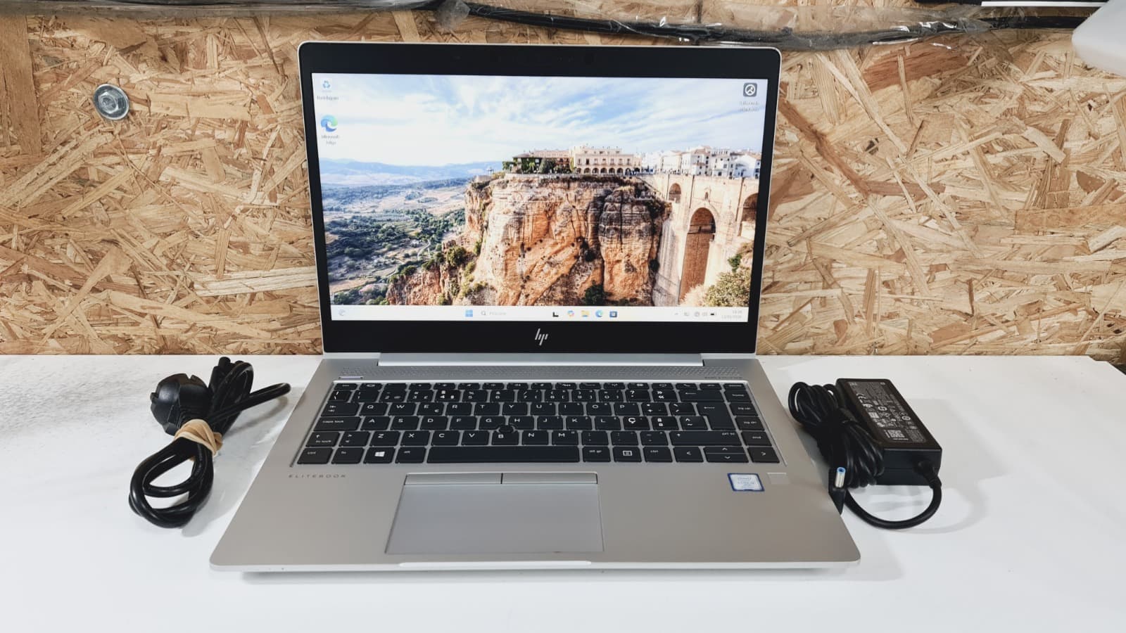 Computador portátil HP EliteBook 840 G6 — imagem 1