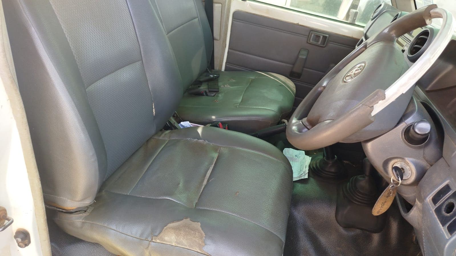 Toyota Land Cruiser 3,18m - 2013 — imagen 15