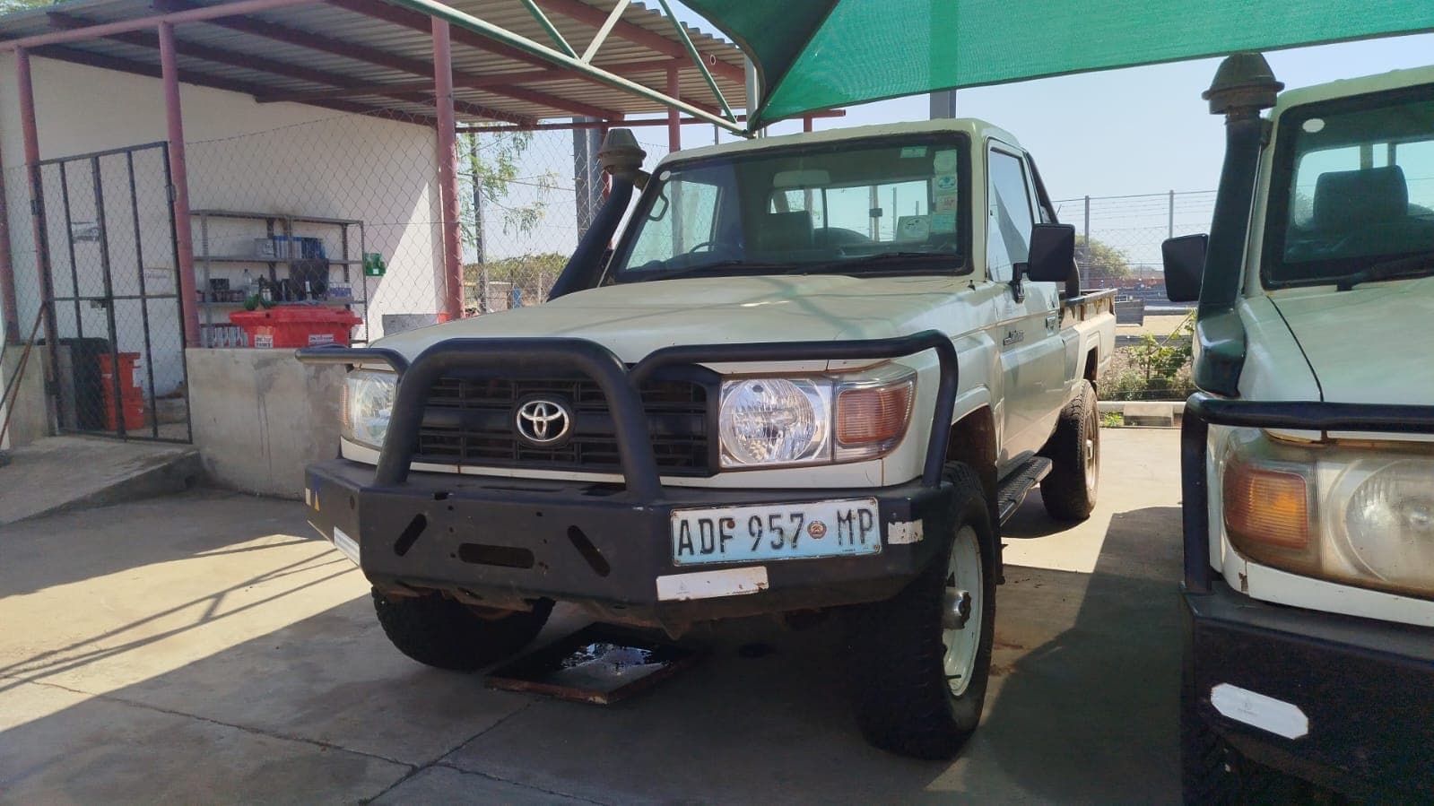 Toyota Land Cruiser 3,18m - 2013 — imagen 2