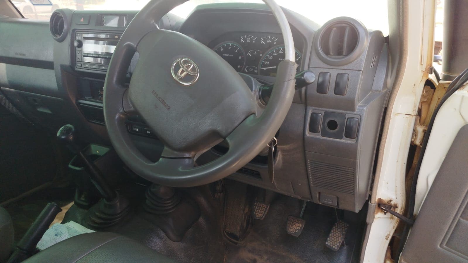 Toyota Land Cruiser 3,18m - 2013 — imagen 14