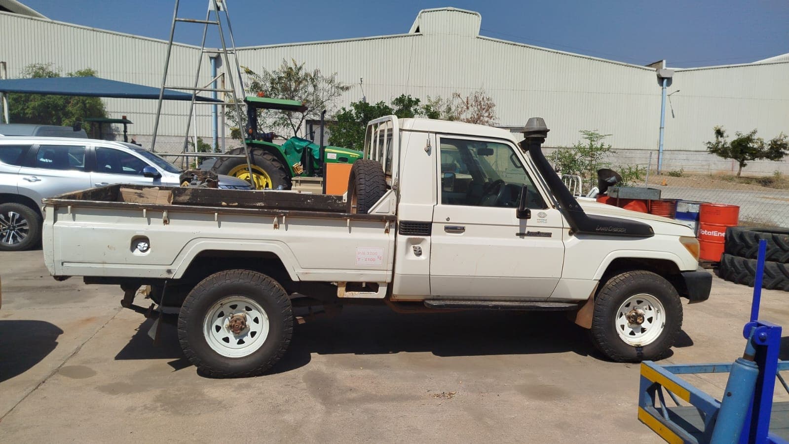 Toyota Land Cruiser 3,18m - 2013 — image 11