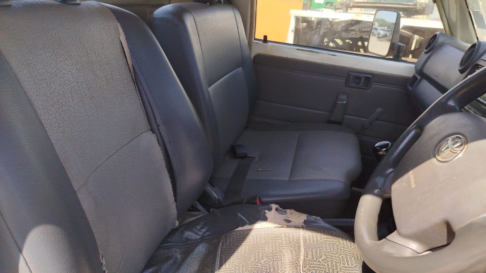 Toyota Land Cruiser 3,18m - 2013 — image 16
