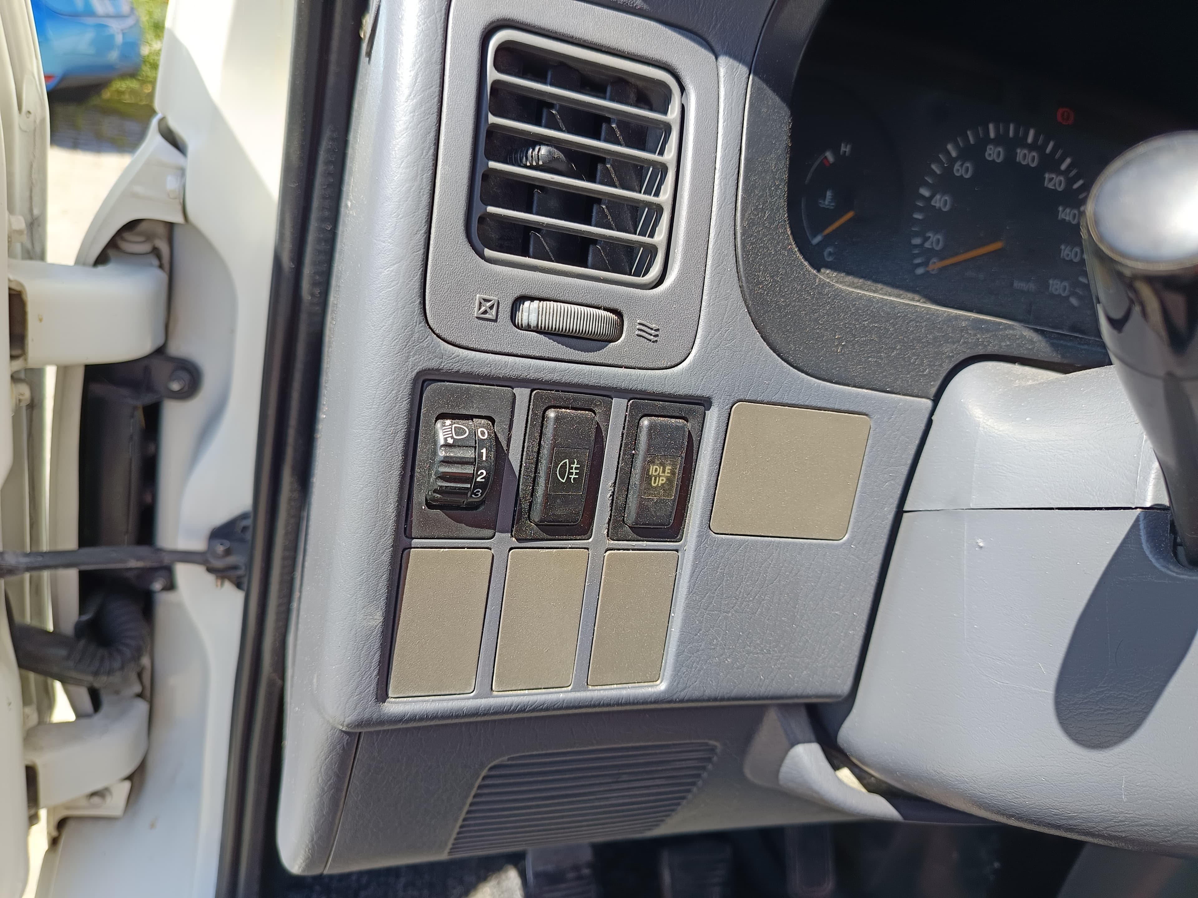 Toyota Hiace · 9 Lugares · Ano 2002 — imagem 35