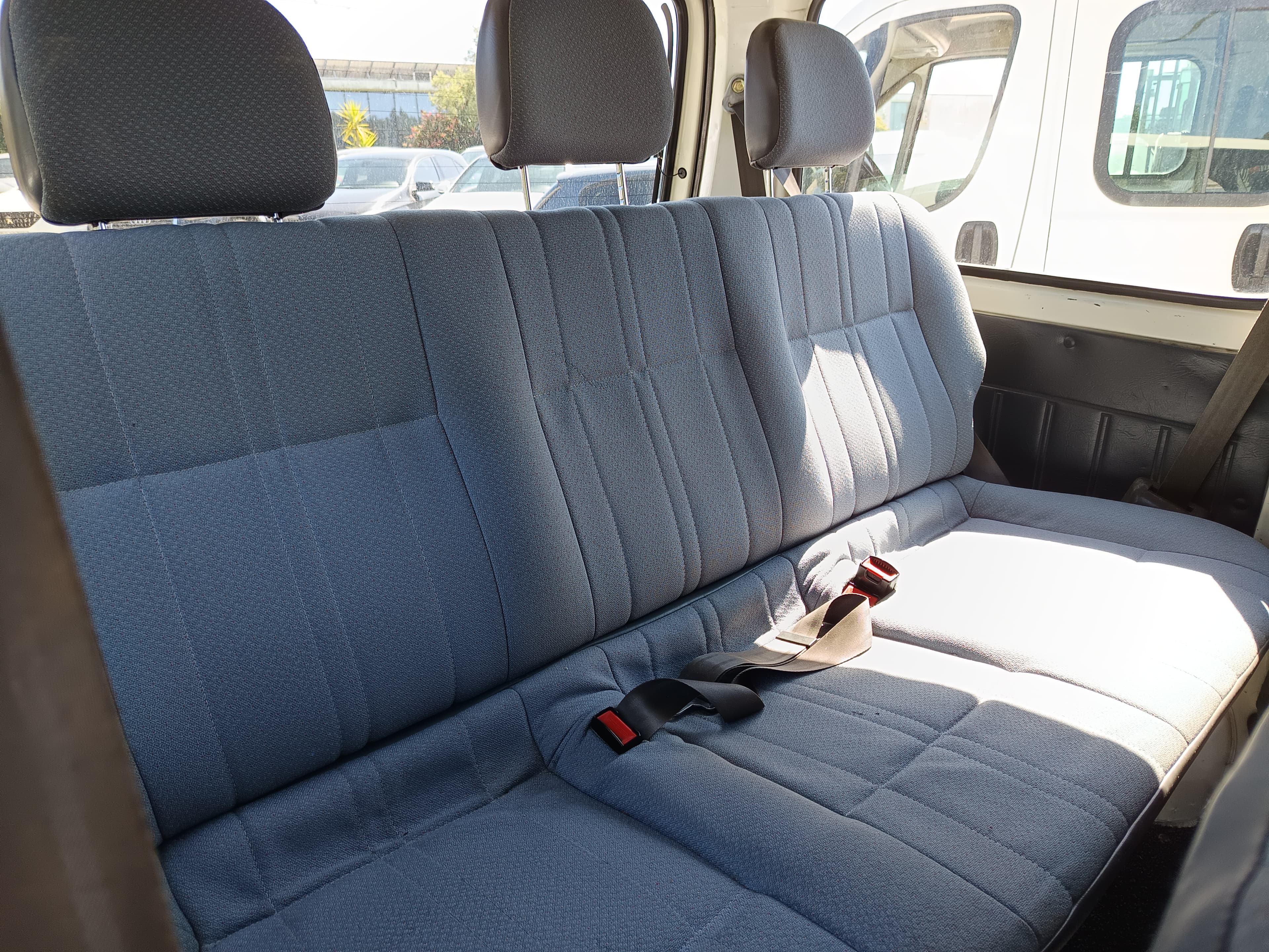 Toyota Hiace · 9 Lugares · Ano 2002 — imagem 14
