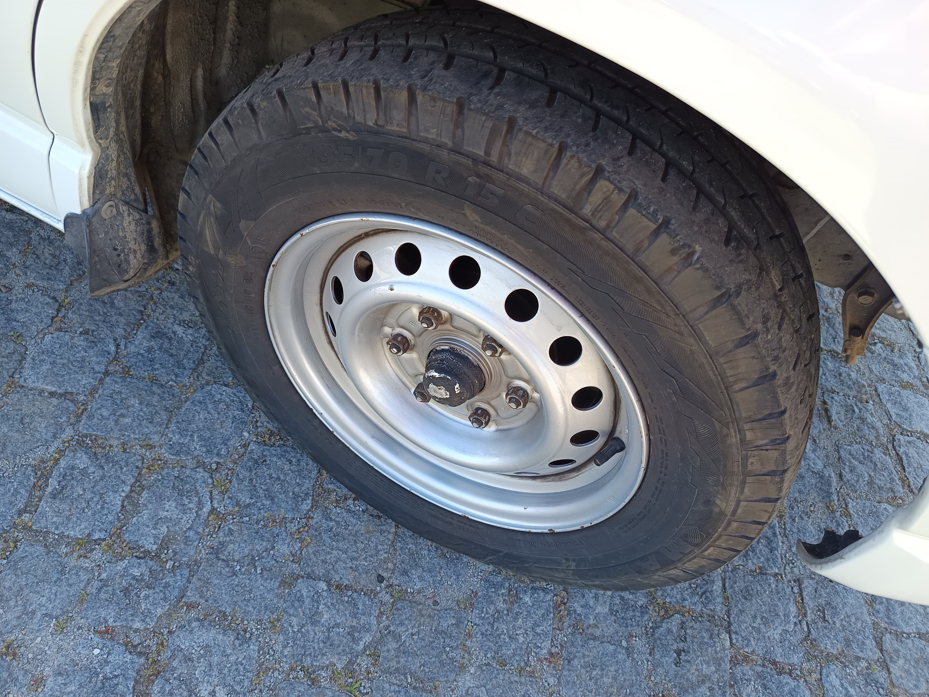 Toyota Hiace · 9 Lugares · Ano 2002 — imagem 7